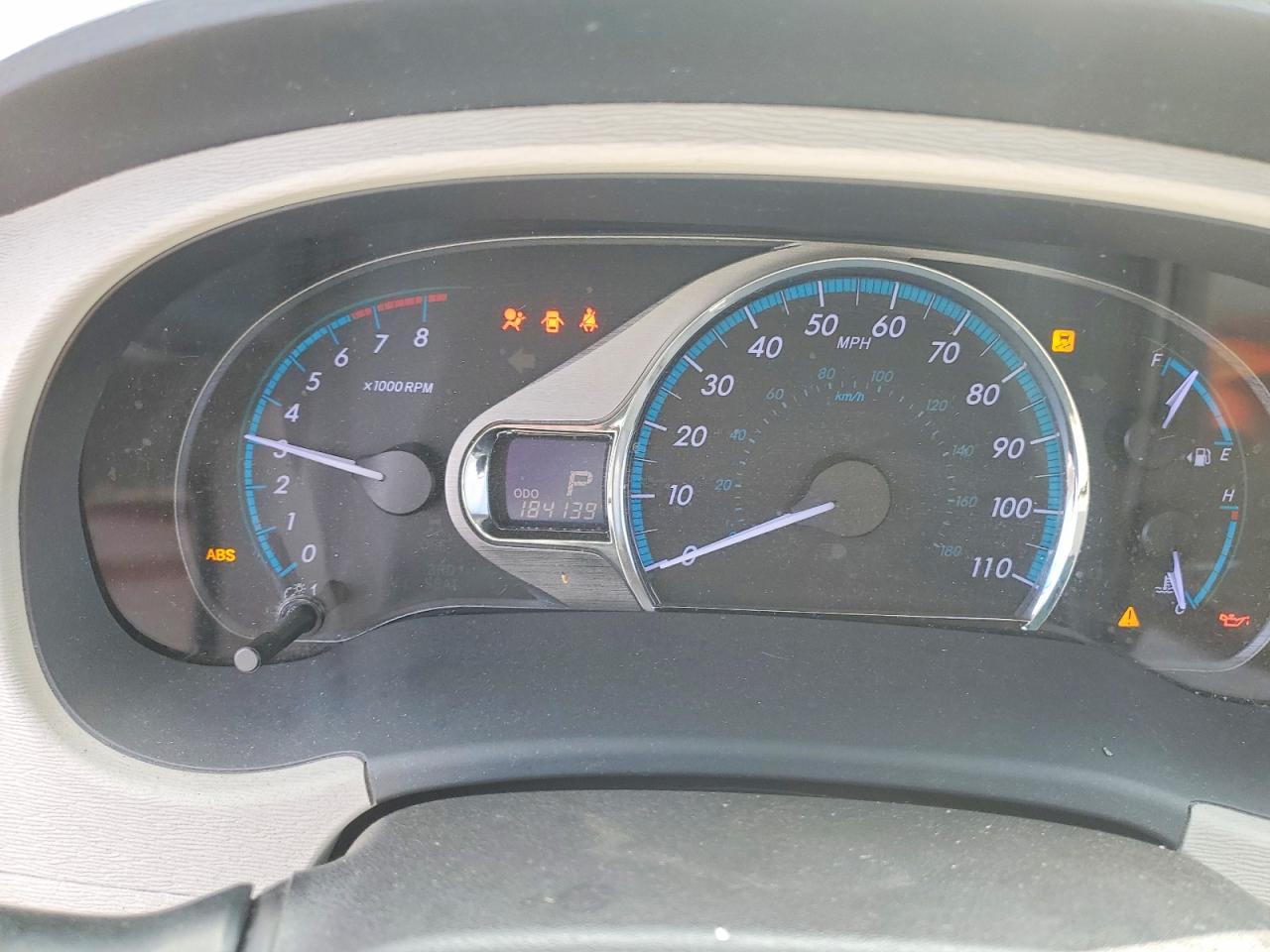 2011 Toyota Sienna Xle 8-passenger Белый vin: 5TDYK3DC3BS114433