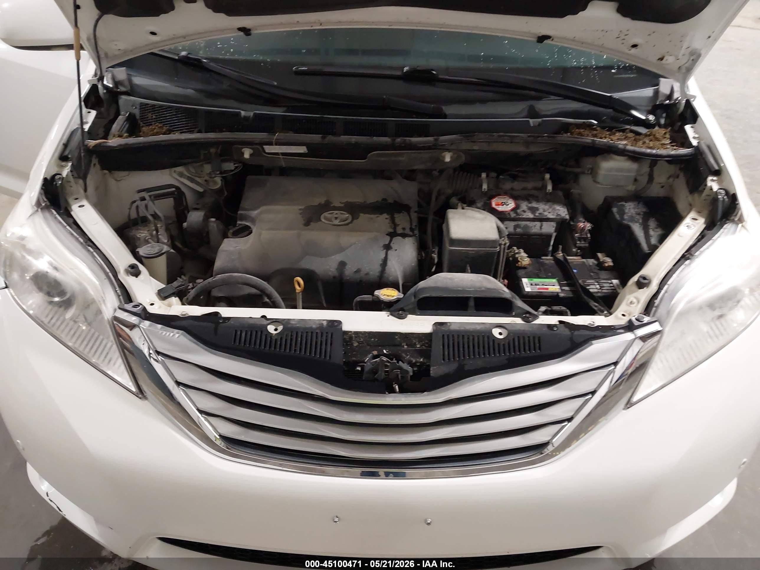 2011 Toyota Sienna Limited V6 White vin: 5TDYK3DC3BS144032