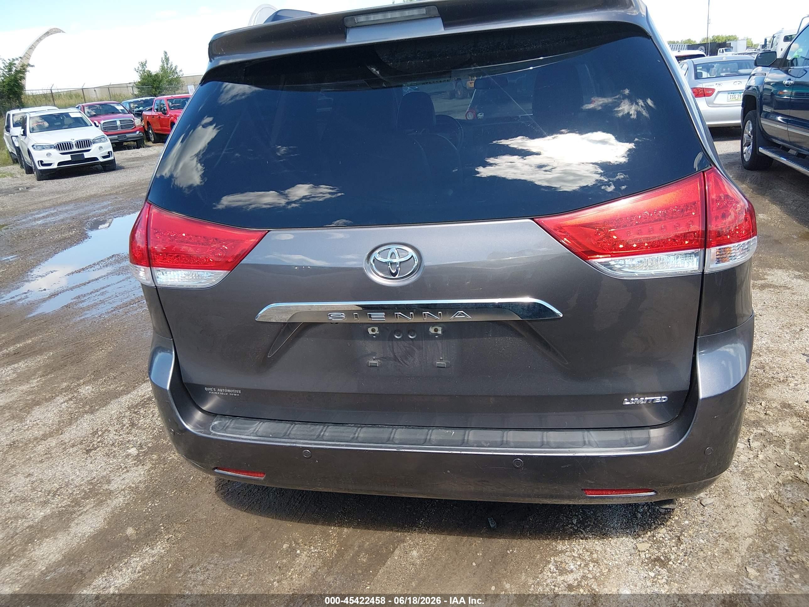 2011 Toyota Sienna Limited V6 Gray vin: 5TDYK3DC3BS149487