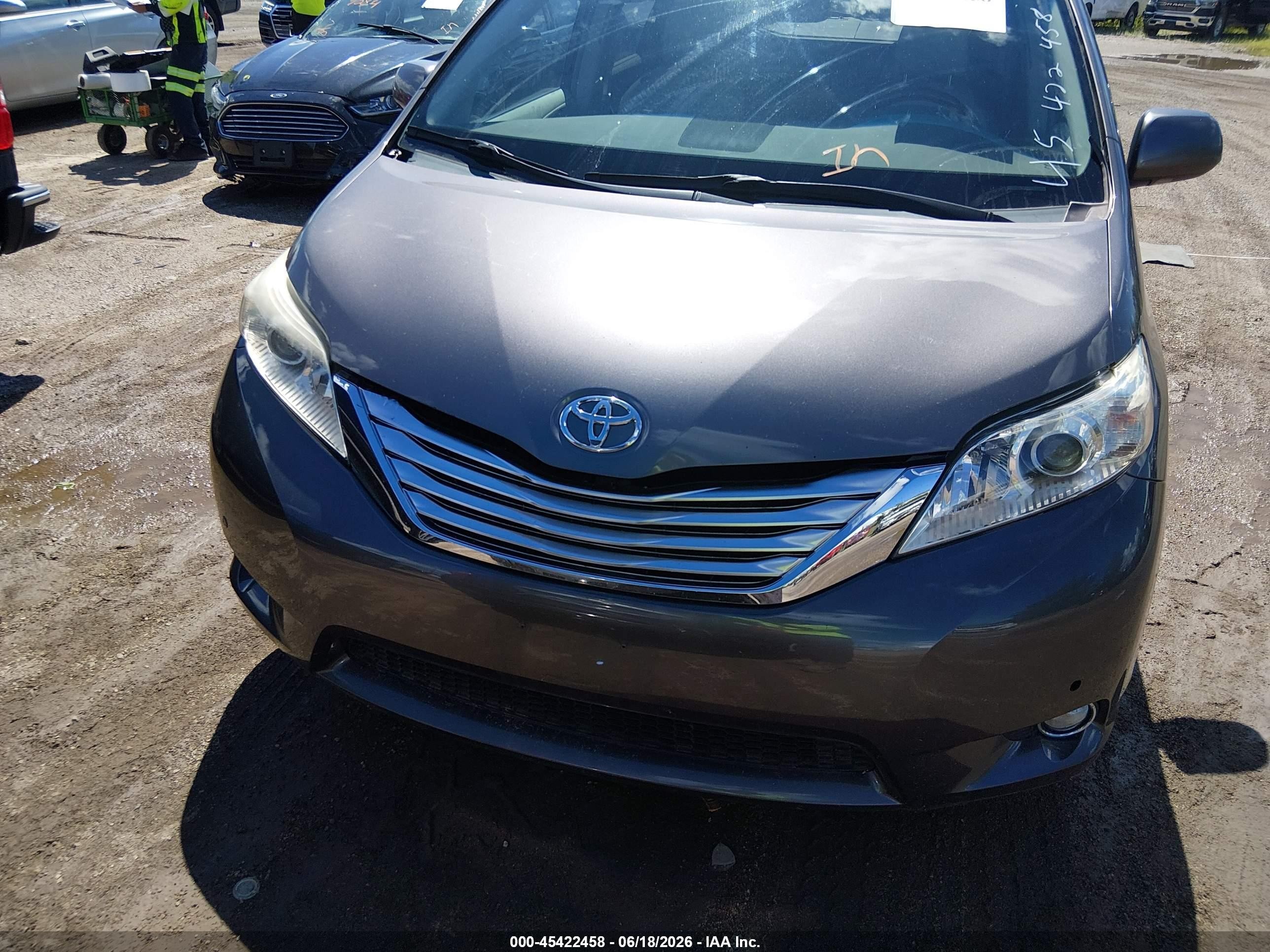 2011 Toyota Sienna Limited V6 Gray vin: 5TDYK3DC3BS149487