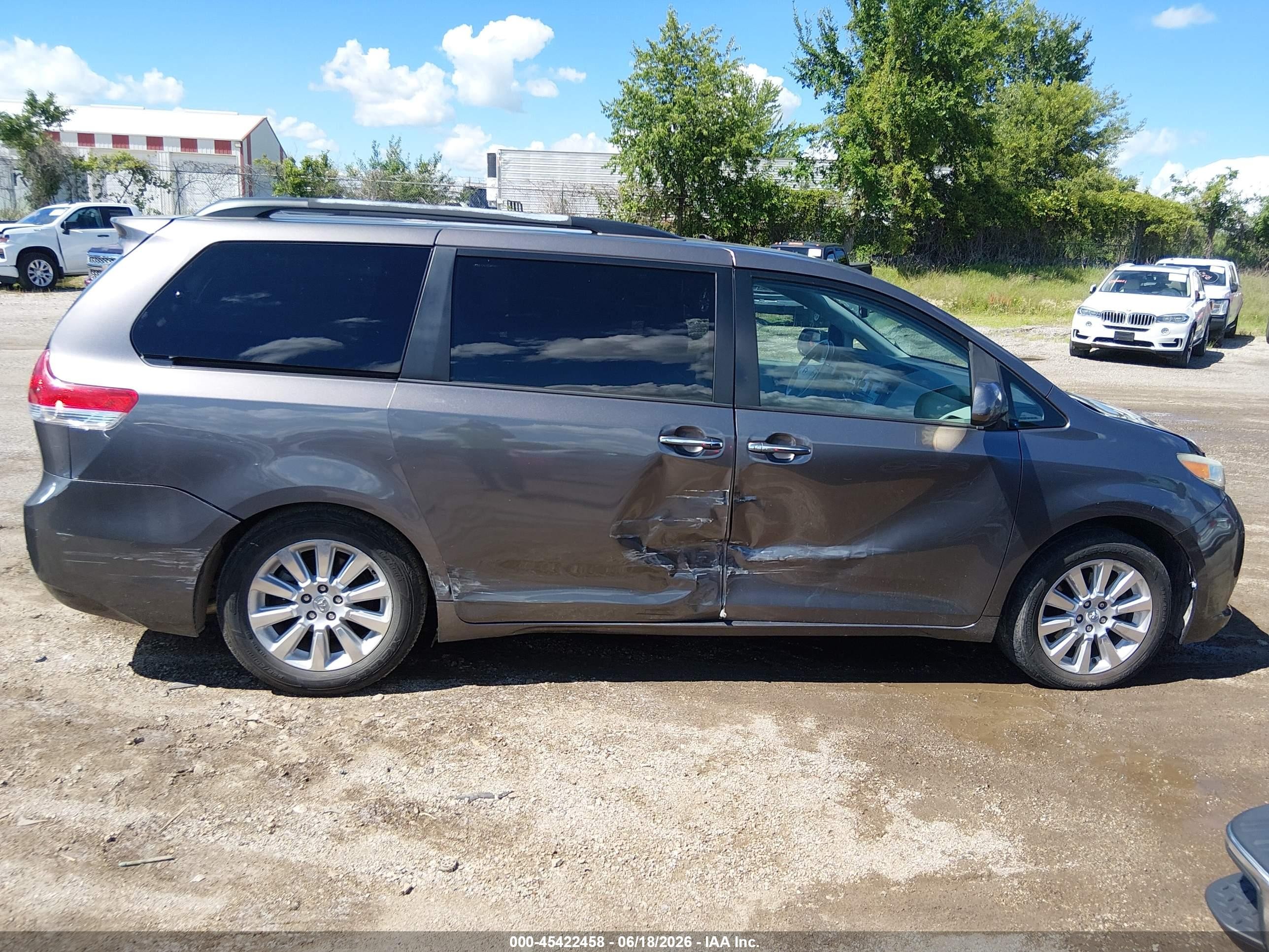 2011 Toyota Sienna Limited V6 Gray vin: 5TDYK3DC3BS149487