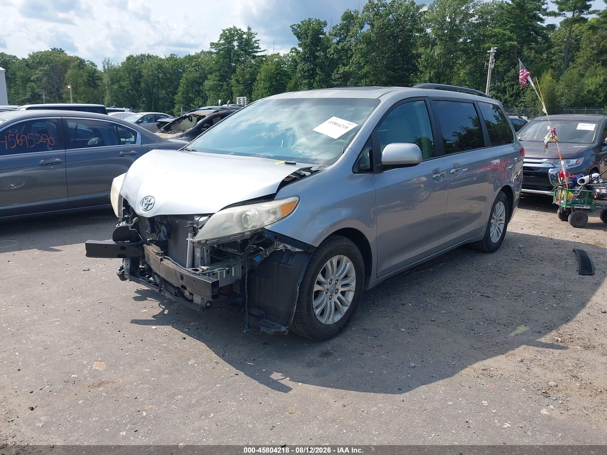 2011 Toyota Sienna Xle V6 Silver vin: 5TDYK3DC3BS167214