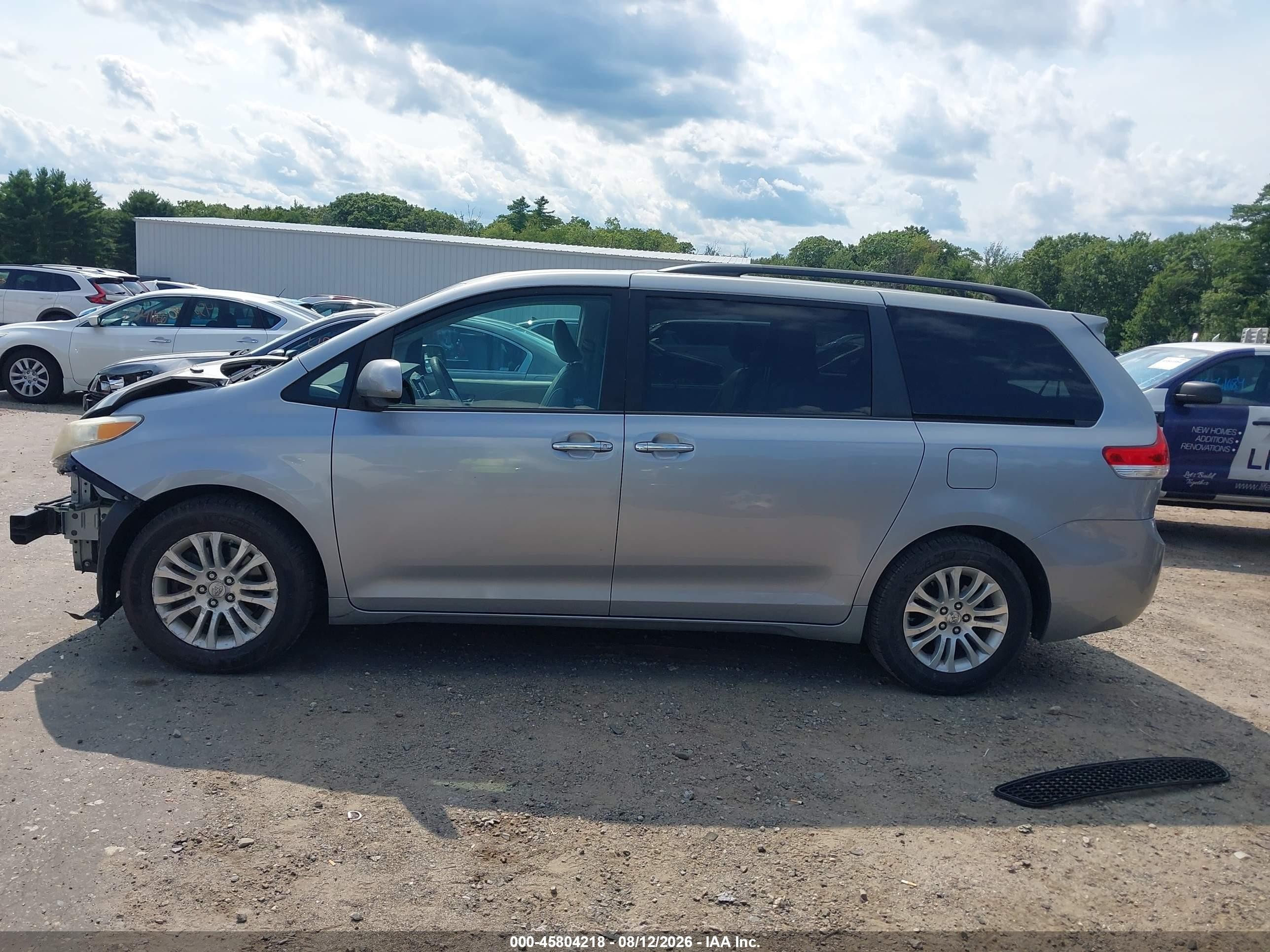 2011 Toyota Sienna Xle V6 Silver vin: 5TDYK3DC3BS167214