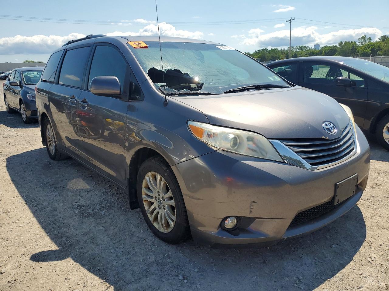 2011 Toyota Sienna Xle 8-passenger Gray vin: 5TDYK3DC3BS170470