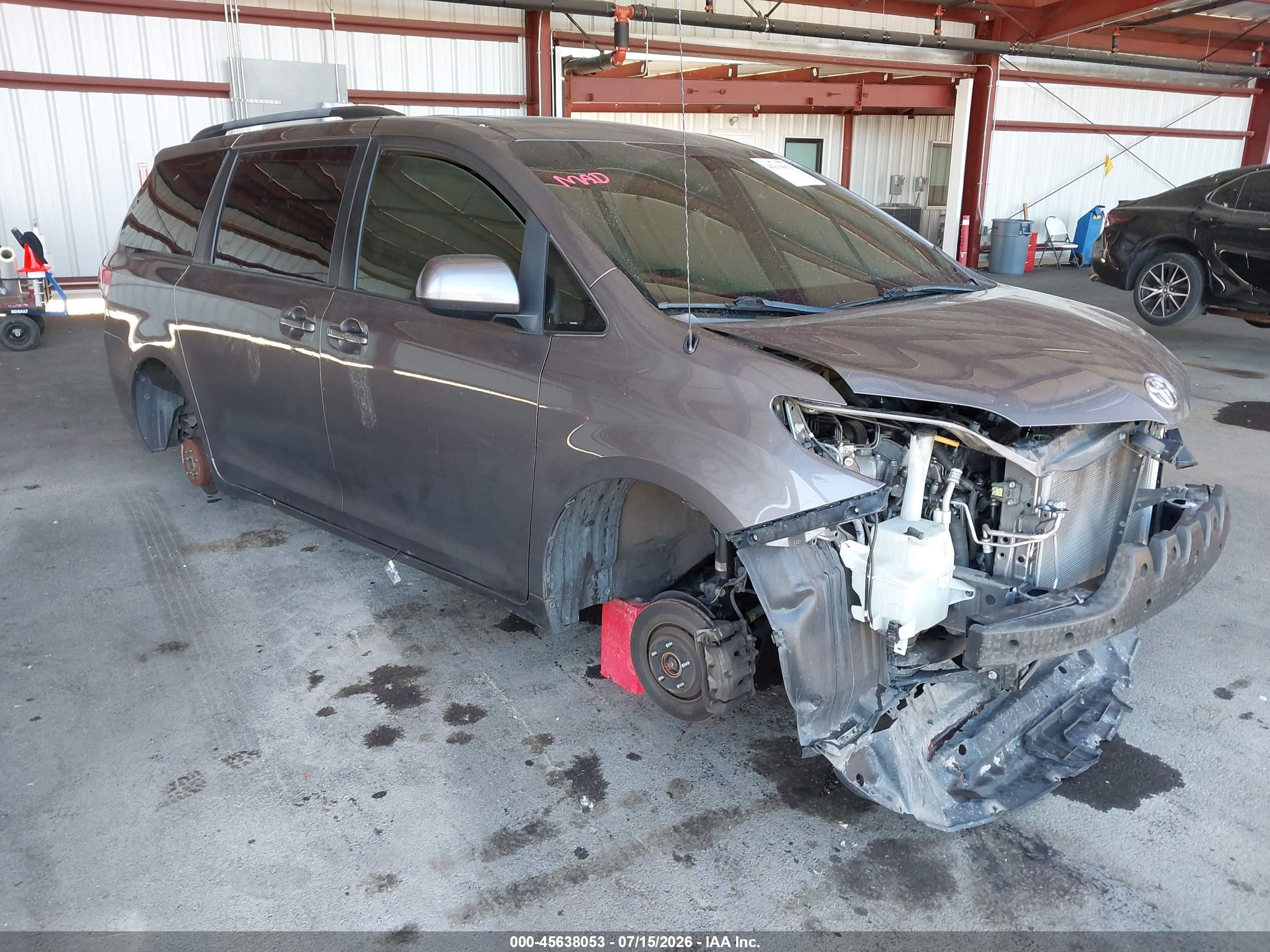 2012 Toyota Sienna Xle V6 8 Passenger Gray vin: 5TDYK3DC3CS188677