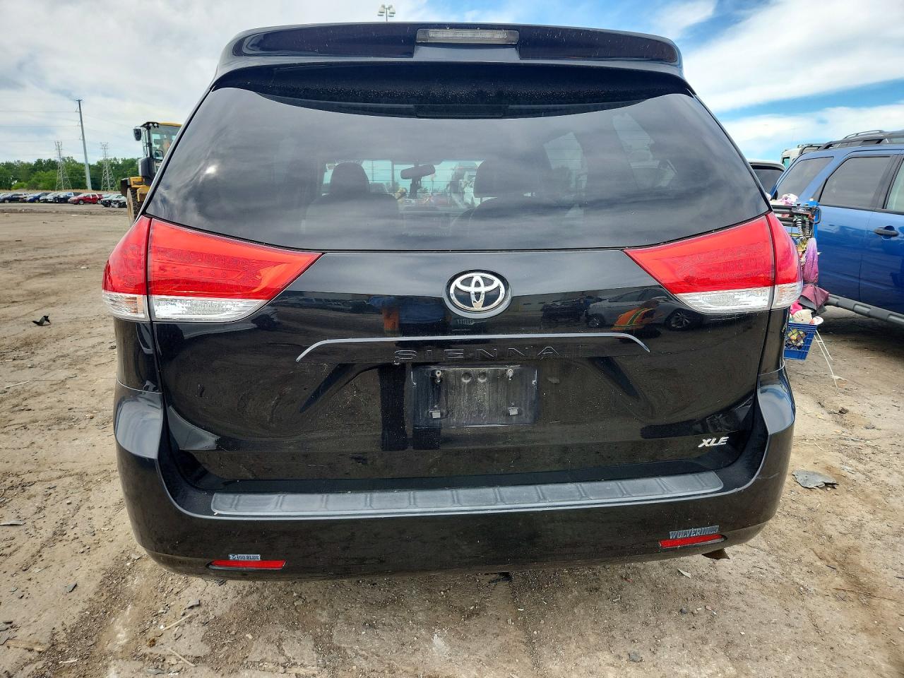 2012 Toyota Sienna Xle 8-passenger Black vin: 5TDYK3DC3CS197296