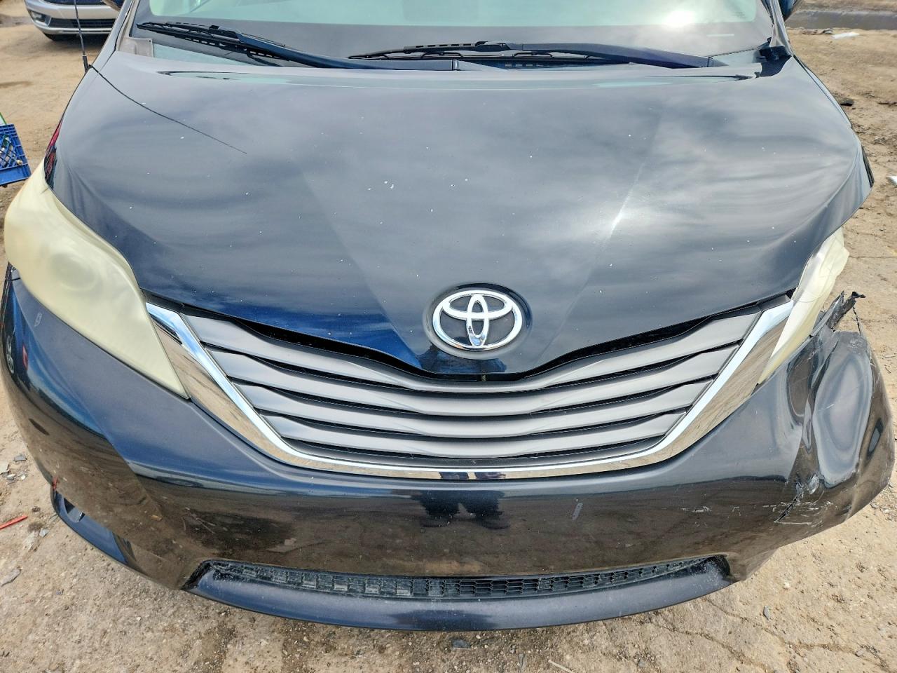 2012 Toyota Sienna Xle 8-passenger Black vin: 5TDYK3DC3CS197296