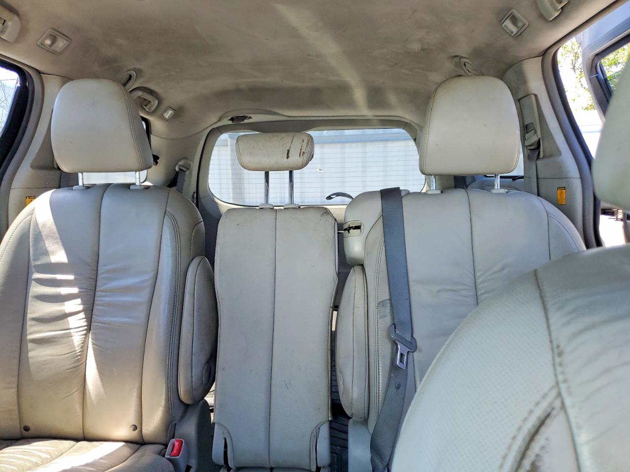 2012 Toyota Sienna Xle 8-passenger Silver vin: 5TDYK3DC3CS201055