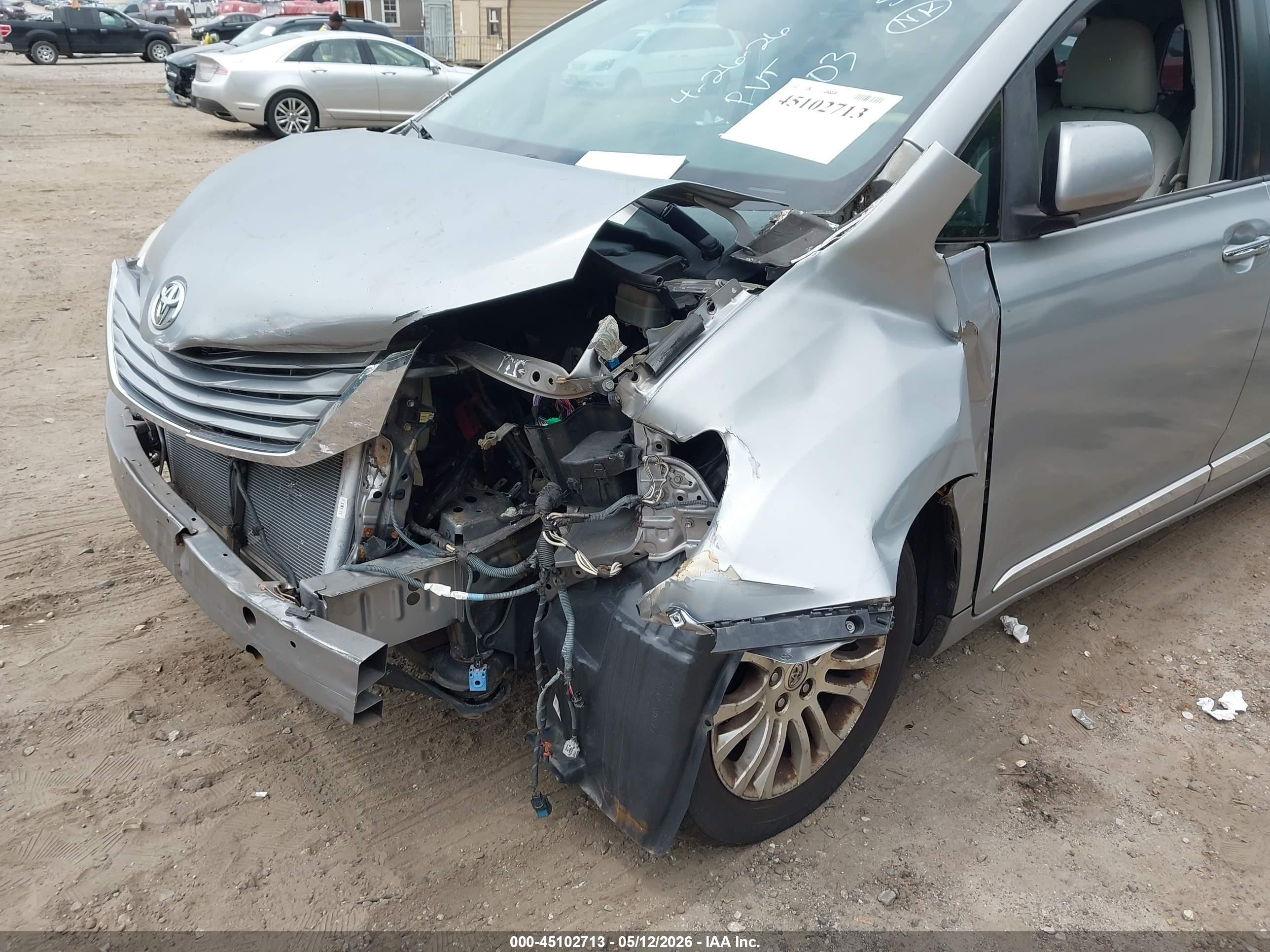2012 Toyota Sienna Xle V6 8 Passenger Серый vin: 5TDYK3DC3CS234203
