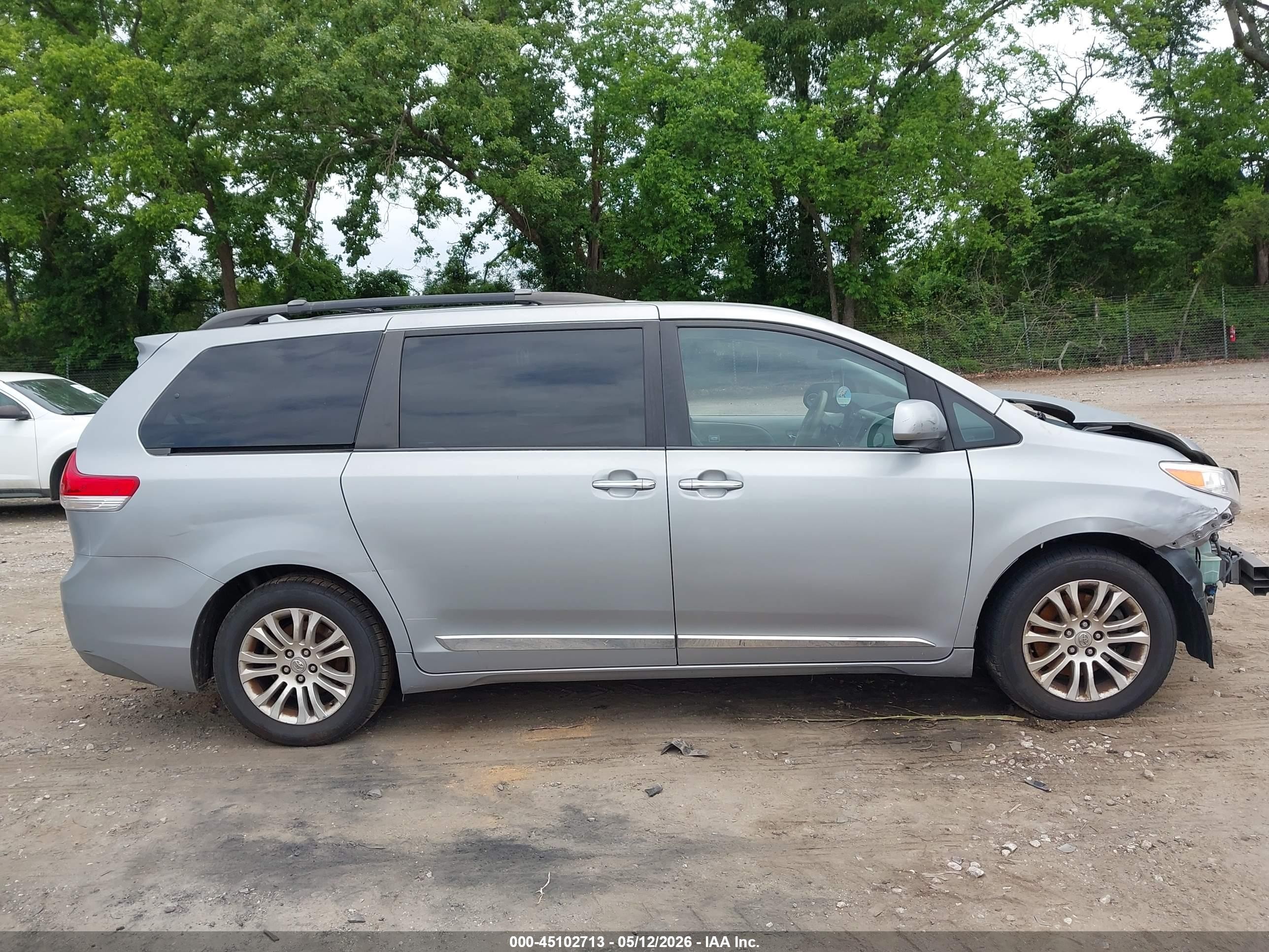 2012 Toyota Sienna Xle V6 8 Passenger Серый vin: 5TDYK3DC3CS234203