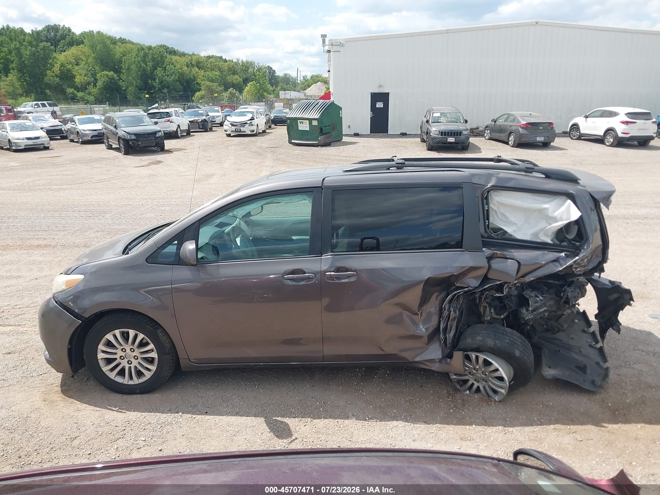 2012 Toyota Sienna Xle V6 8 Passenger Gray vin: 5TDYK3DC3CS239076
