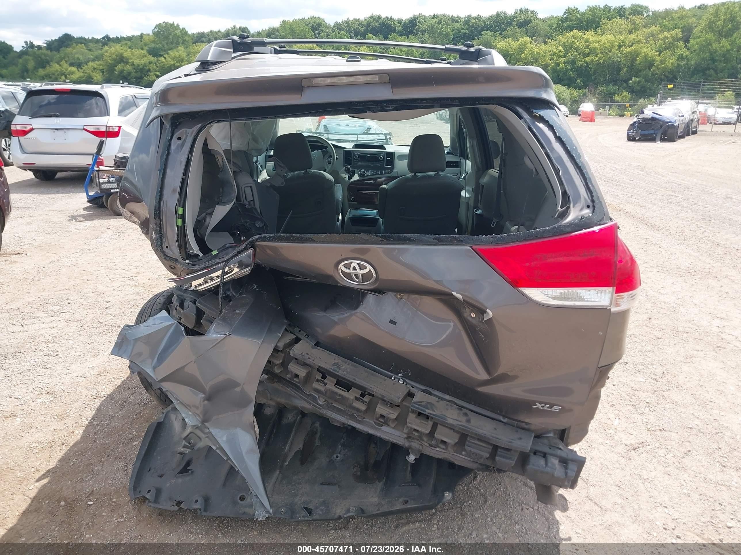 2012 Toyota Sienna Xle V6 8 Passenger Gray vin: 5TDYK3DC3CS239076