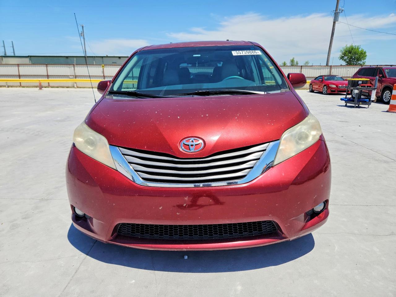 2012 Toyota Sienna Xle 8-passenger Maroon vin: 5TDYK3DC3CS243564
