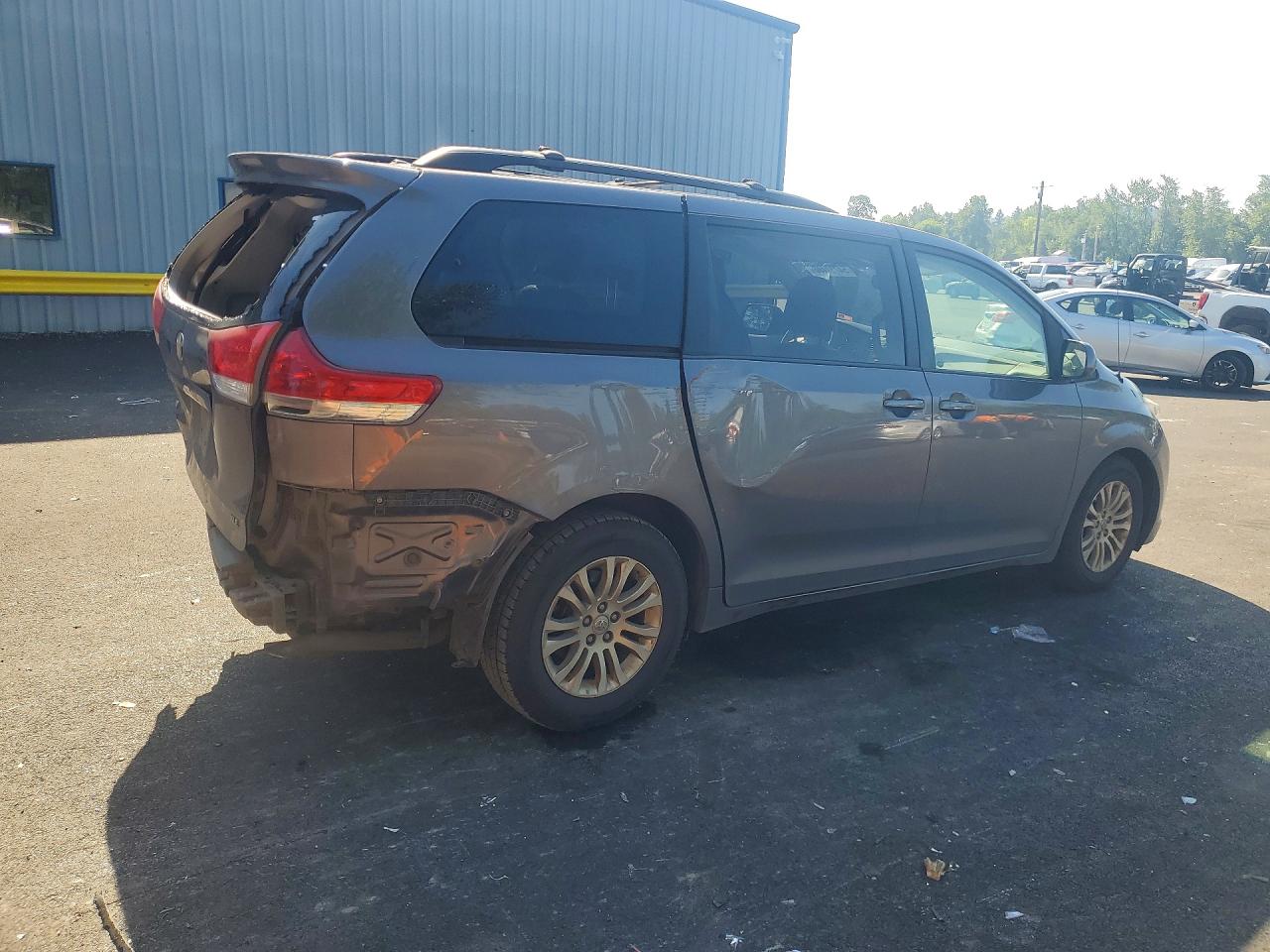 2012 Toyota Sienna Xle 8-passenger Gray vin: 5TDYK3DC3CS275687