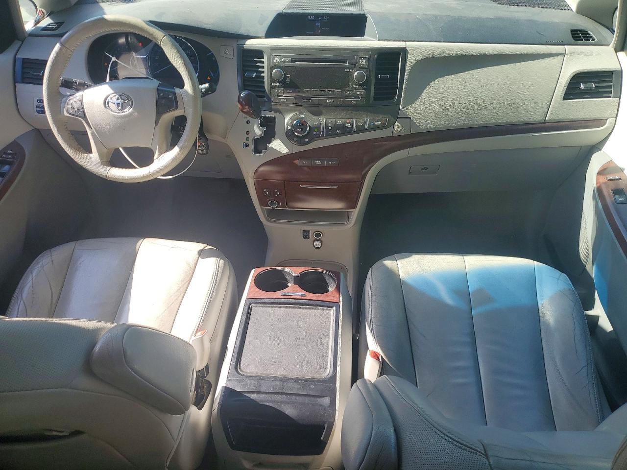 2012 Toyota Sienna Xle 8-passenger Gray vin: 5TDYK3DC3CS275687