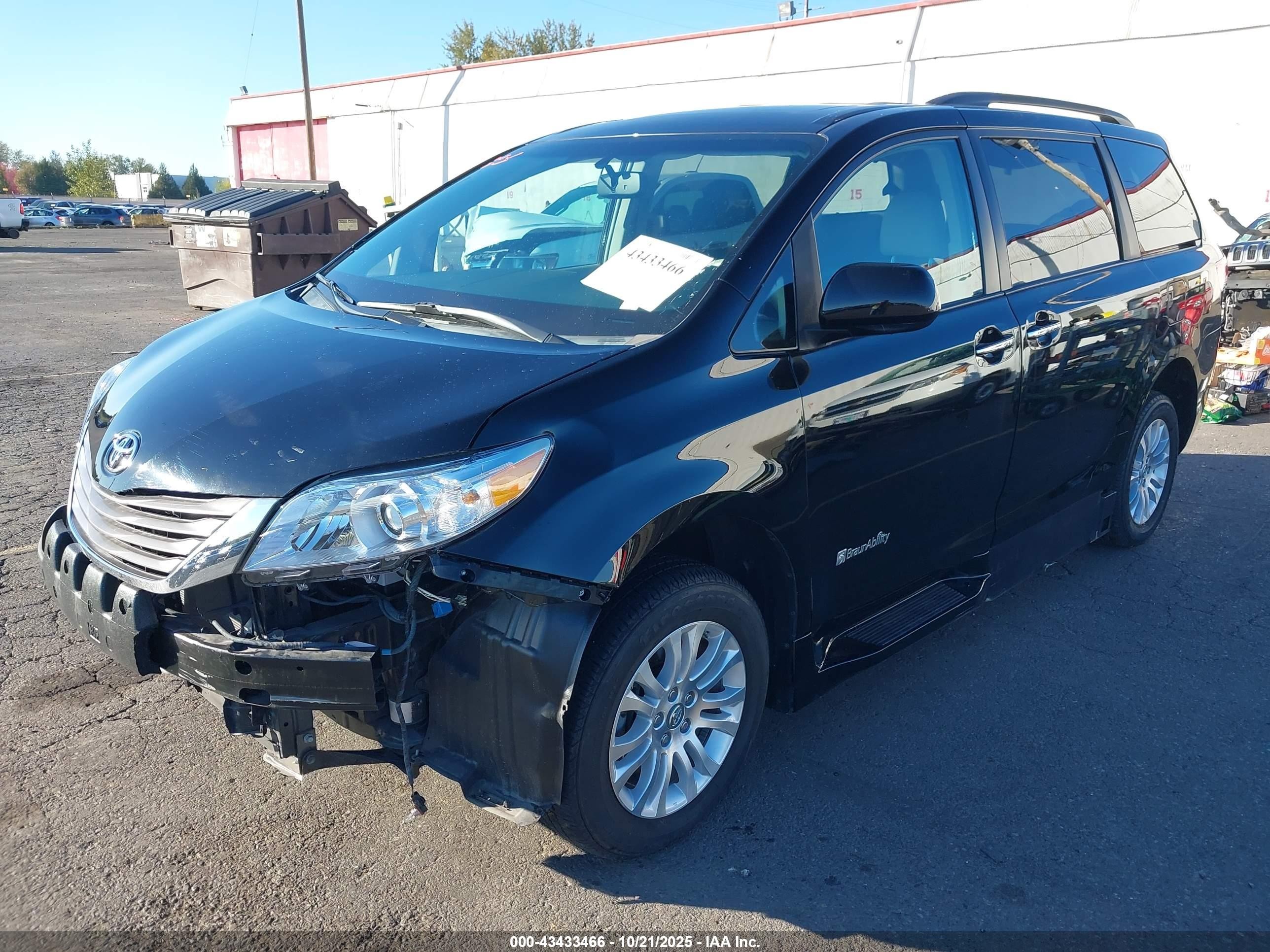 2013 Toyota Sienna Xle V6 8 Passenger Черный vin: 5TDYK3DC3DS290286