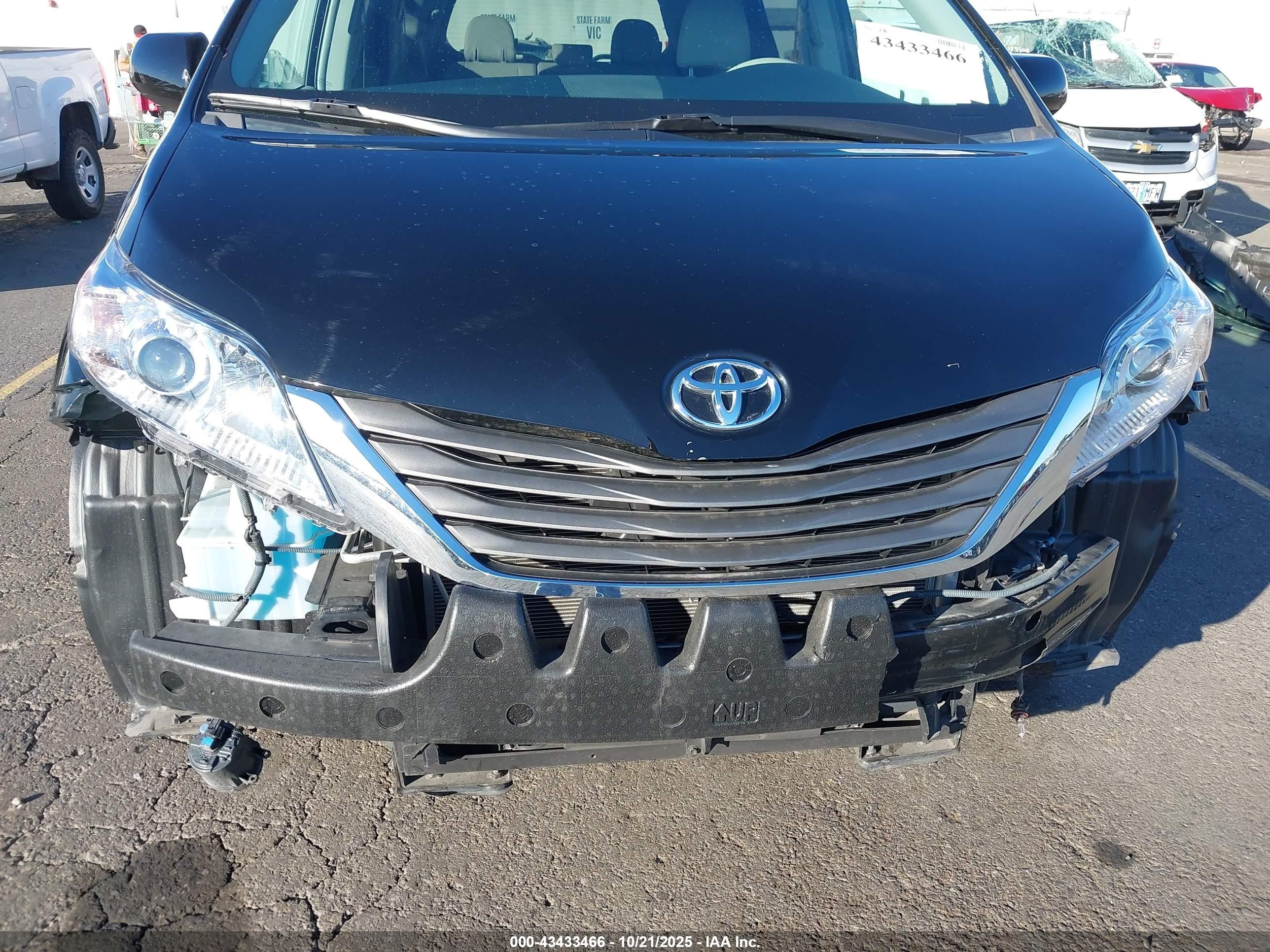 2013 Toyota Sienna Xle V6 8 Passenger Черный vin: 5TDYK3DC3DS290286