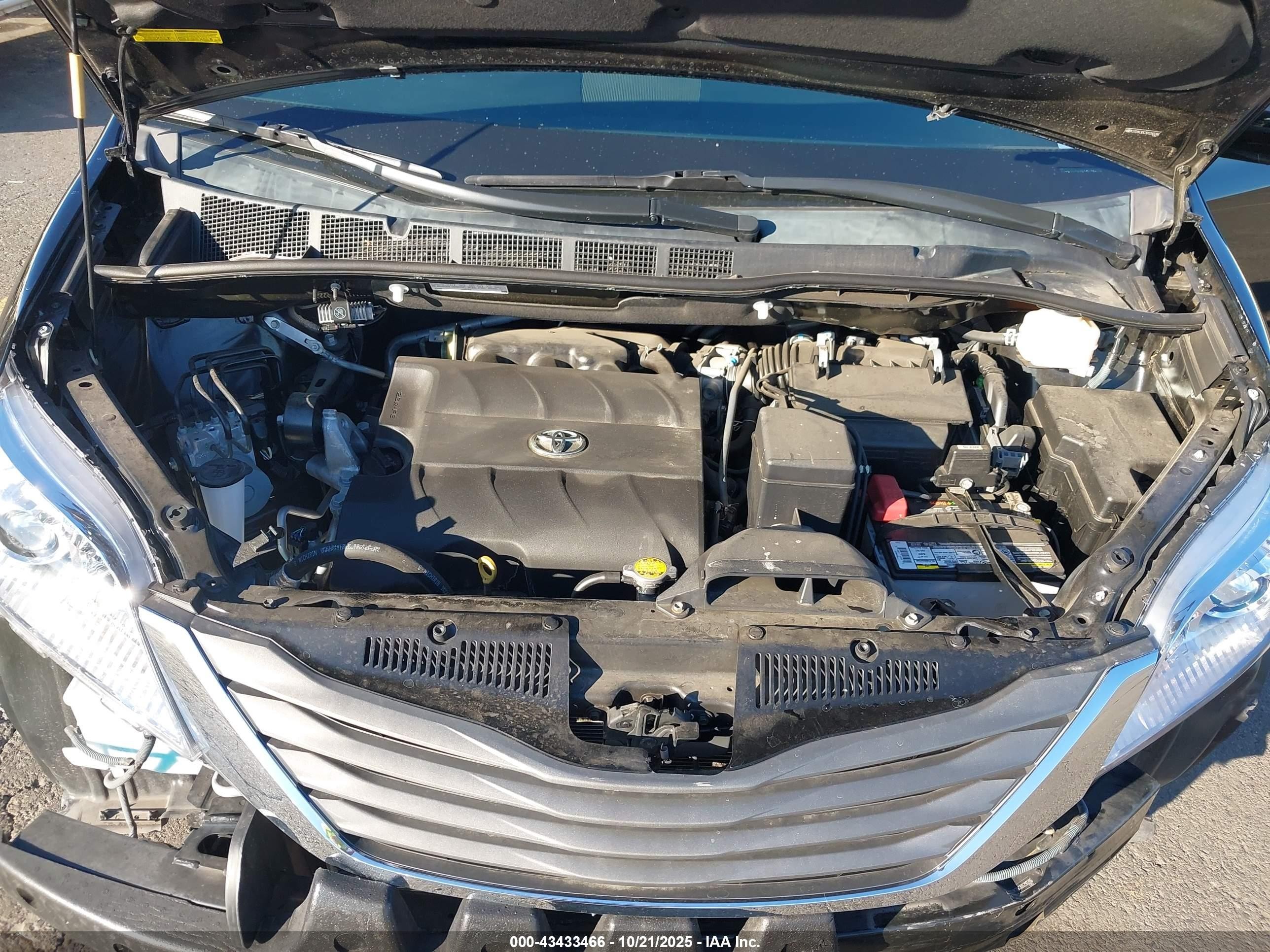 2013 Toyota Sienna Xle V6 8 Passenger Черный vin: 5TDYK3DC3DS290286