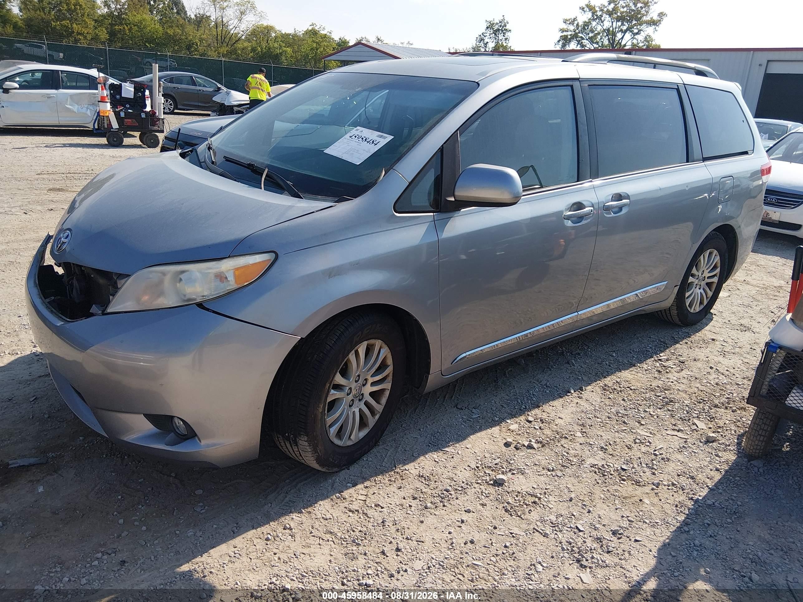 2013 Toyota Sienna Xle V6 8 Passenger Teal vin: 5TDYK3DC3DS300783