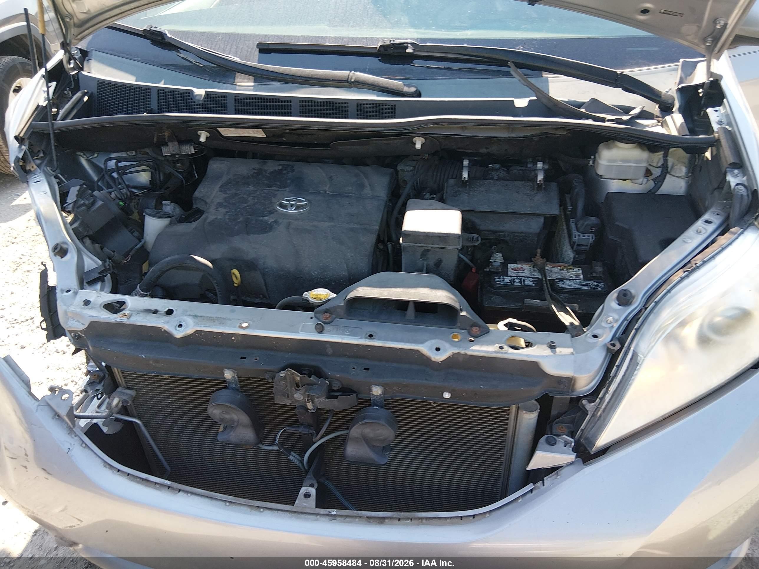 2013 Toyota Sienna Xle V6 8 Passenger Teal vin: 5TDYK3DC3DS300783