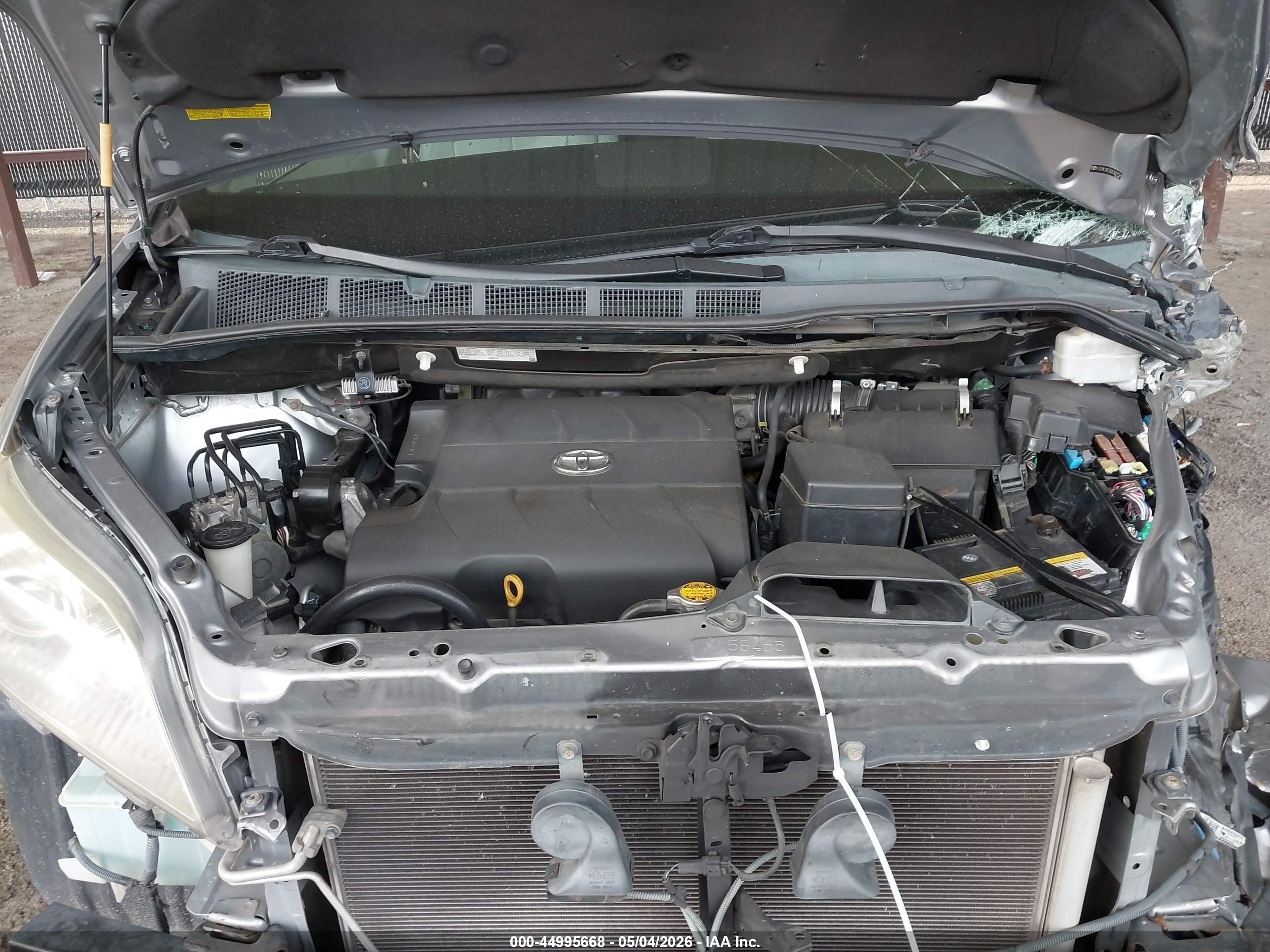 2013 Toyota Sienna Xle V6 8 Passenger Серый vin: 5TDYK3DC3DS302758
