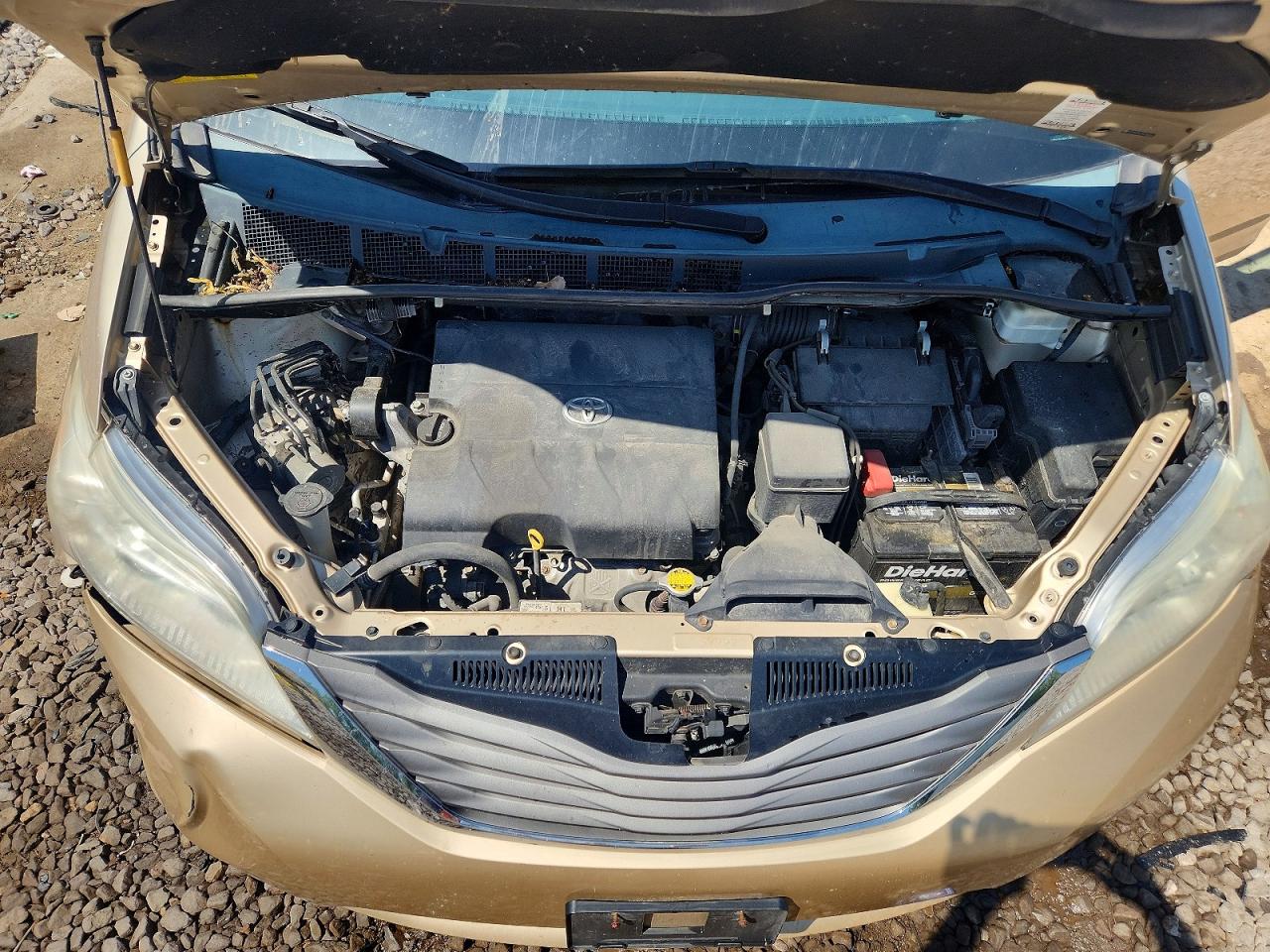 2013 Toyota Sienna Xle 8-passenger Tan vin: 5TDYK3DC3DS304042