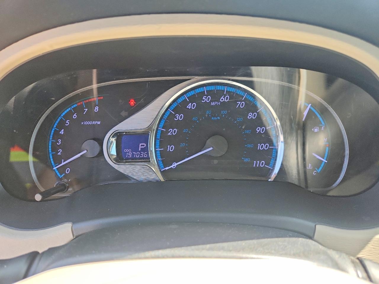 2013 Toyota Sienna Xle 8-passenger Tan vin: 5TDYK3DC3DS304042