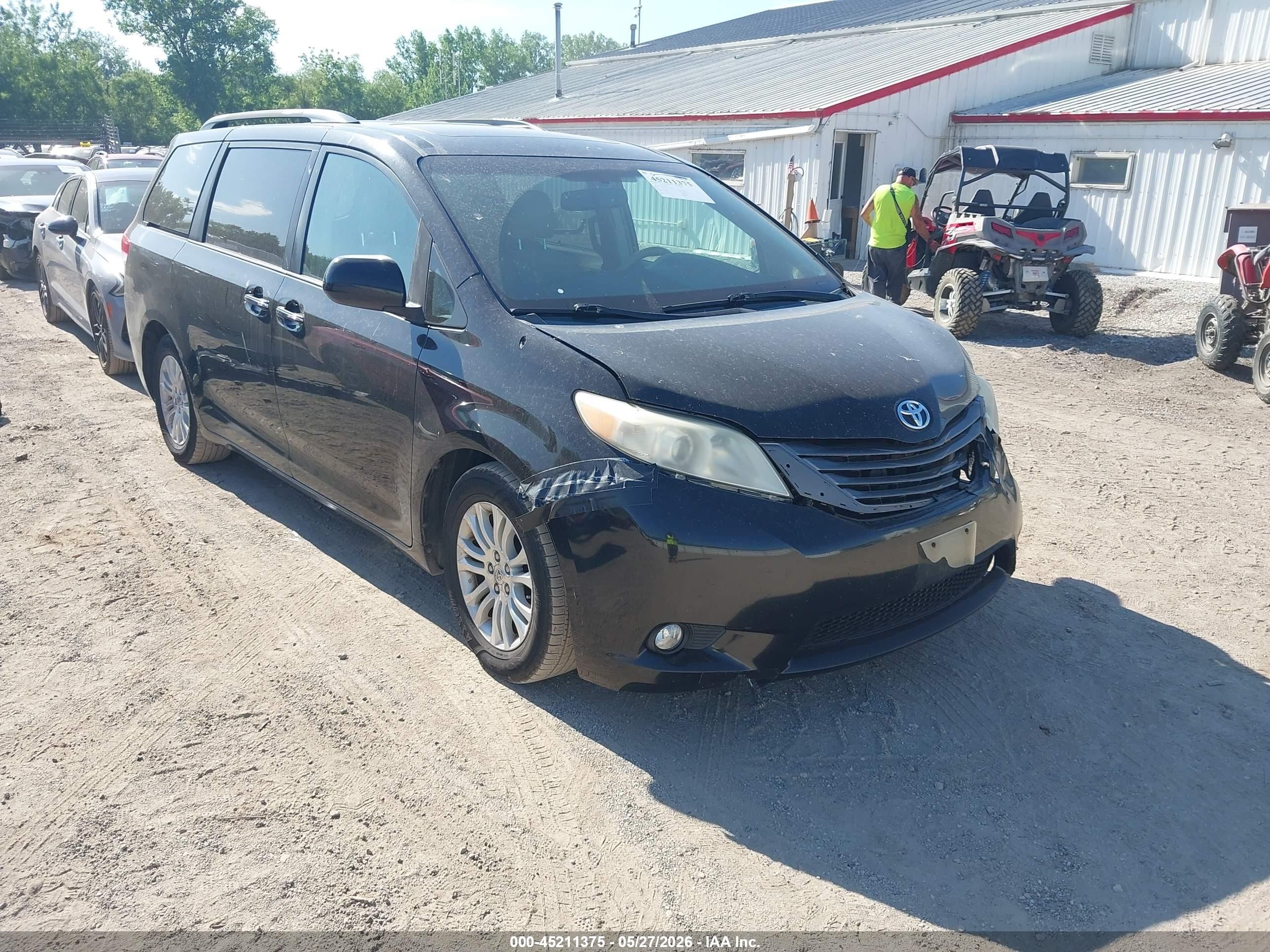 2013 Toyota Sienna Xle V6 8 Passenger Черный vin: 5TDYK3DC3DS329054
