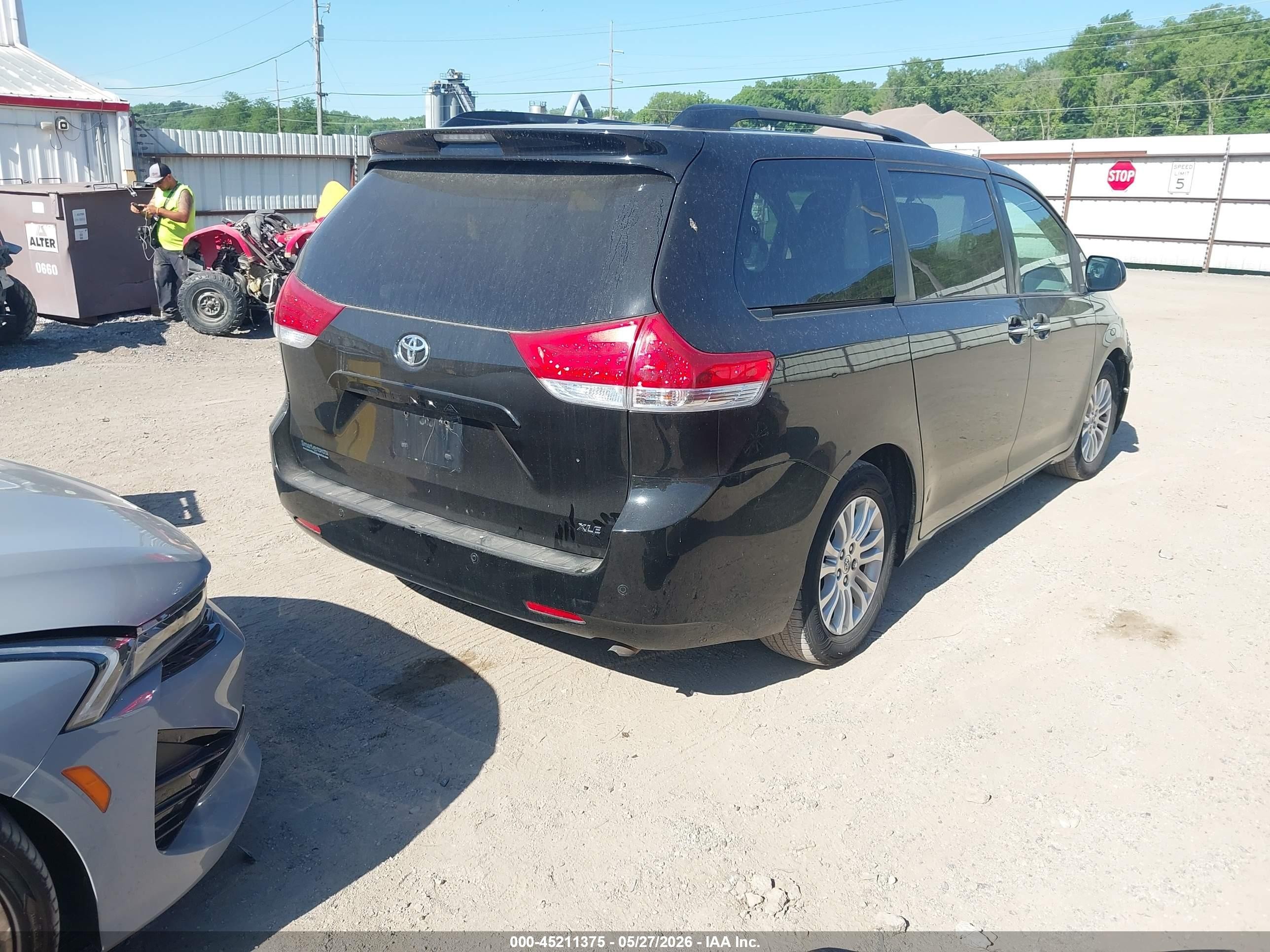 2013 Toyota Sienna Xle V6 8 Passenger Black vin: 5TDYK3DC3DS329054
