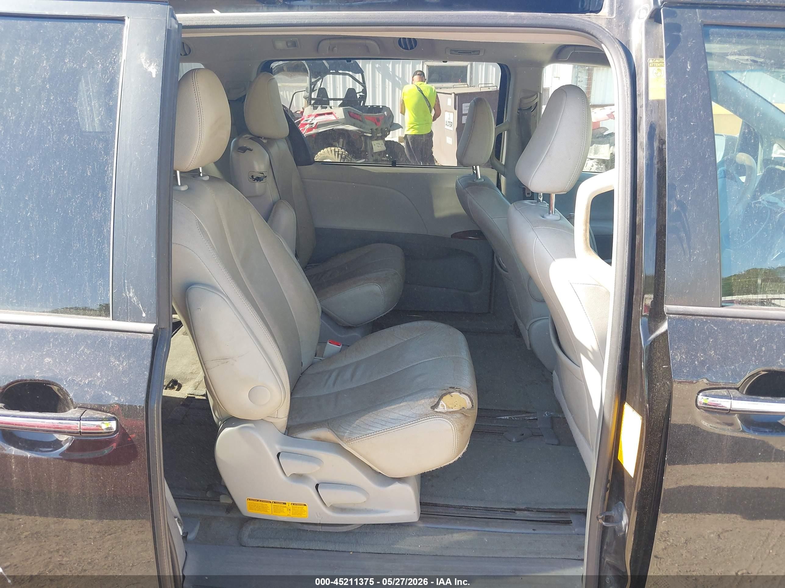 2013 Toyota Sienna Xle V6 8 Passenger Black vin: 5TDYK3DC3DS329054