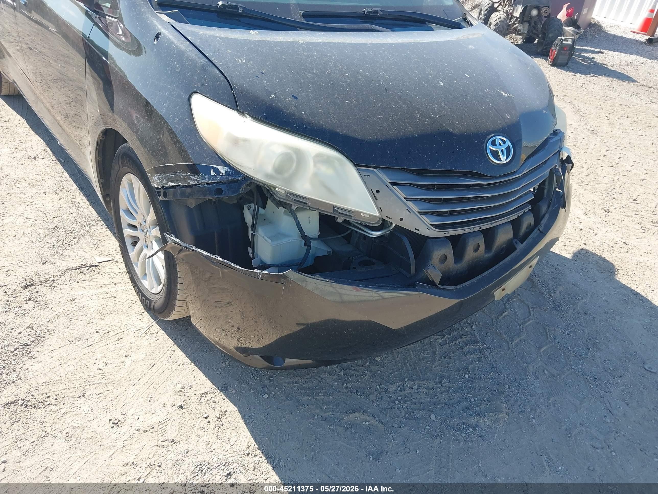 2013 Toyota Sienna Xle V6 8 Passenger Black vin: 5TDYK3DC3DS329054