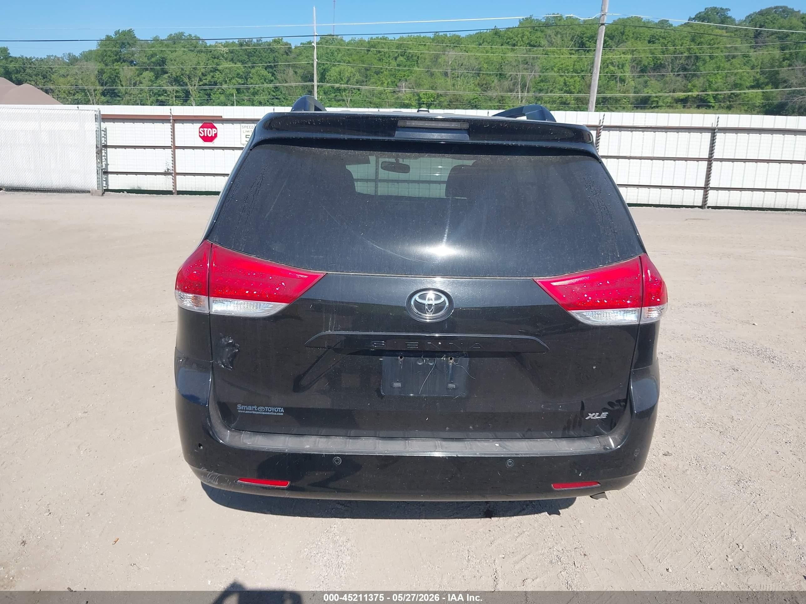 2013 Toyota Sienna Xle V6 8 Passenger Black vin: 5TDYK3DC3DS329054