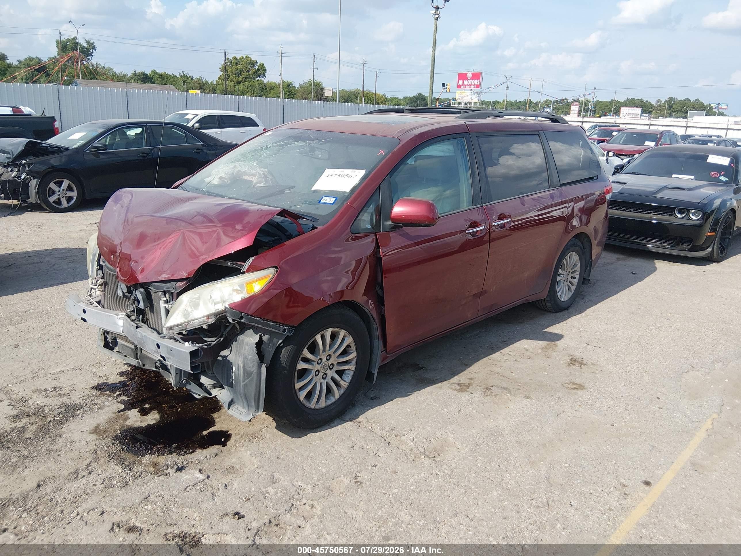 2013 Toyota Sienna Xle V6 8 Passenger Red vin: 5TDYK3DC3DS374088