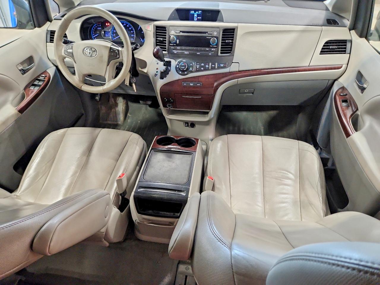 2014 Toyota Sienna Xle 8-passenger Серый vin: 5TDYK3DC3ES418107