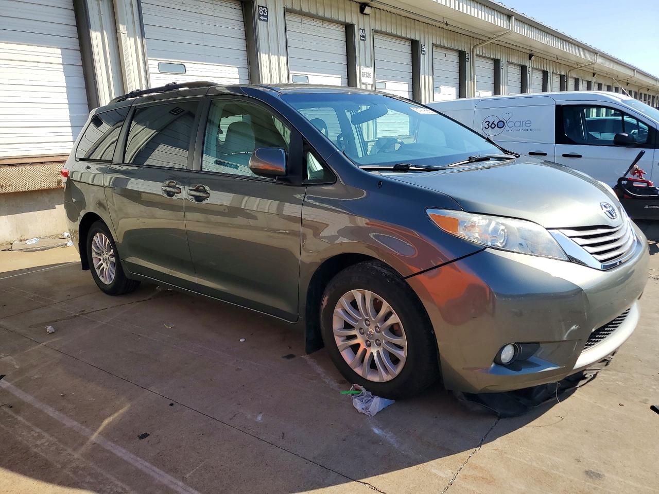 2014 Toyota Sienna Xle 8-passenger Gray vin: 5TDYK3DC3ES427082