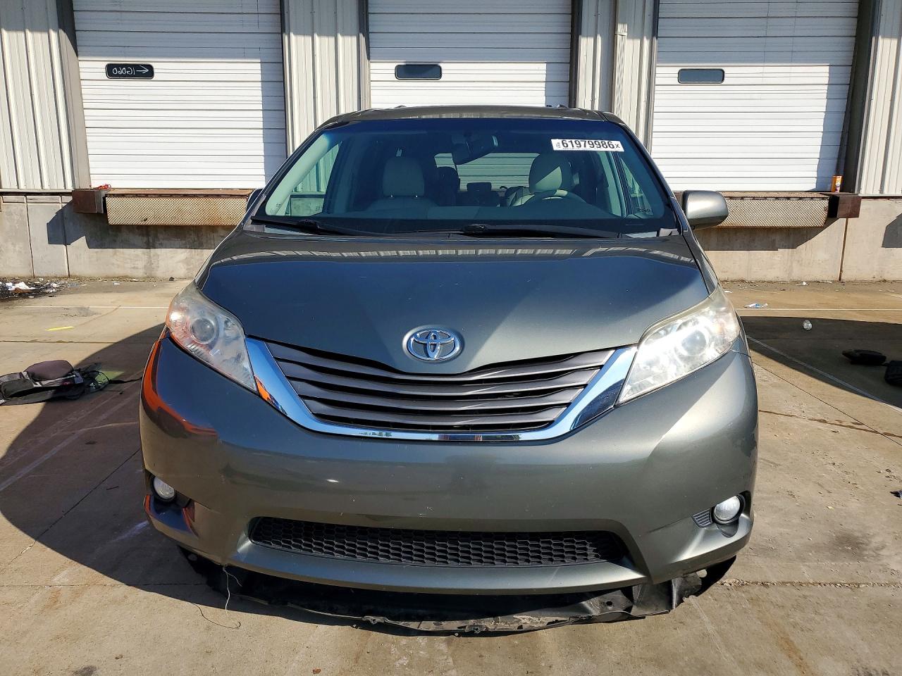 2014 Toyota Sienna Xle 8-passenger Gray vin: 5TDYK3DC3ES427082