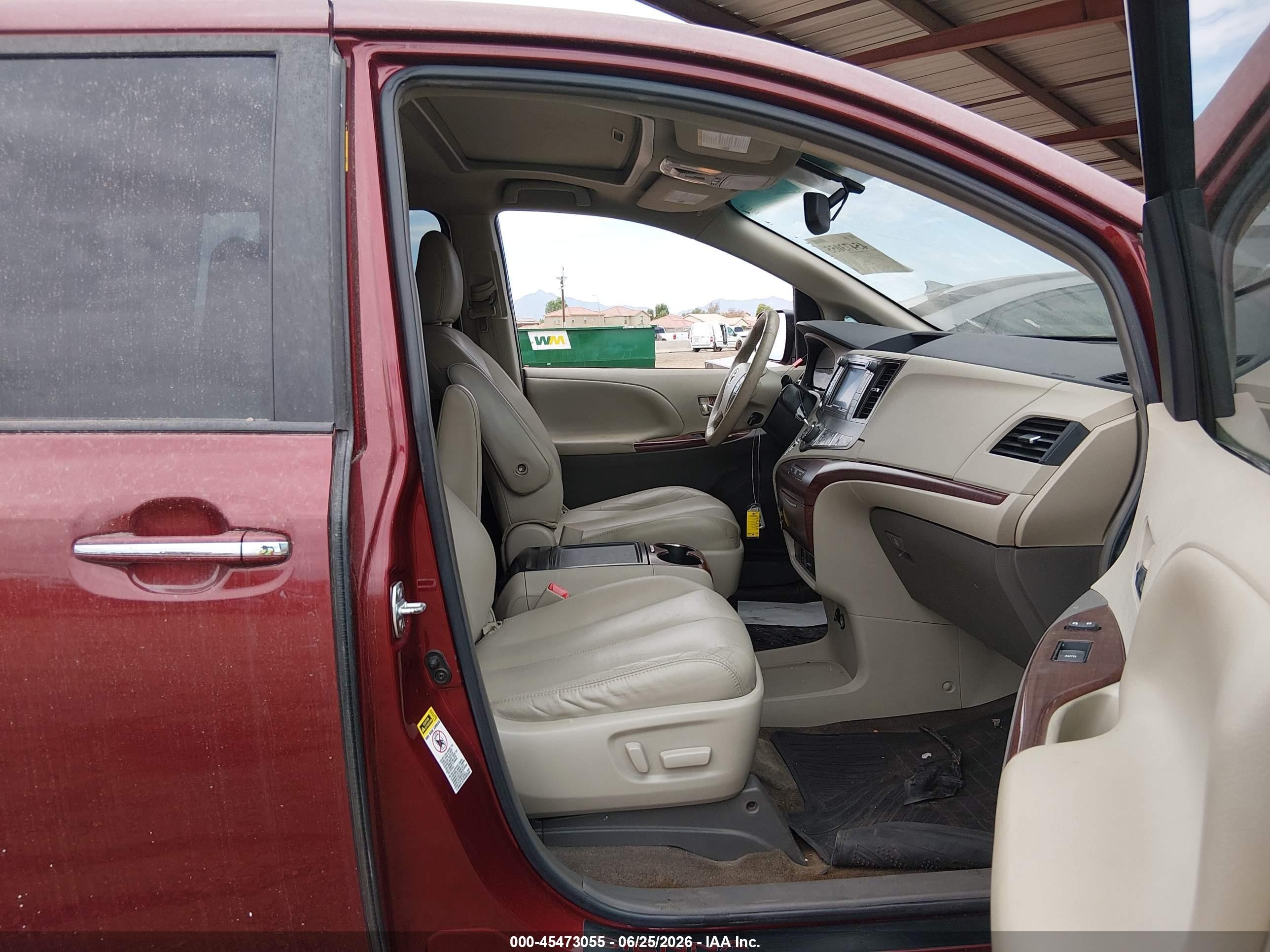 2014 Toyota Sienna Xle V6 8 Passenger Burgundy vin: 5TDYK3DC3ES427115