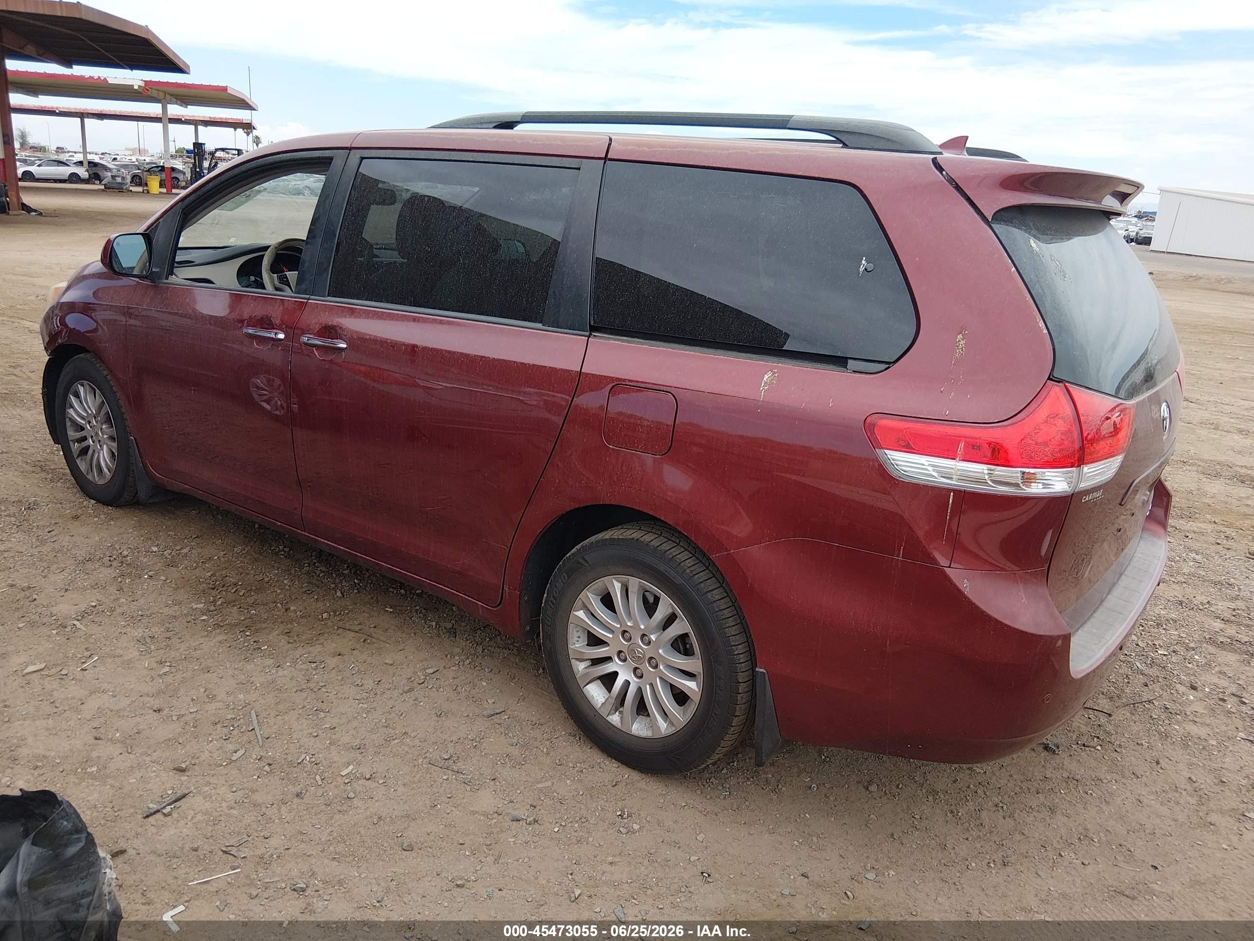 2014 Toyota Sienna Xle V6 8 Passenger Burgundy vin: 5TDYK3DC3ES427115