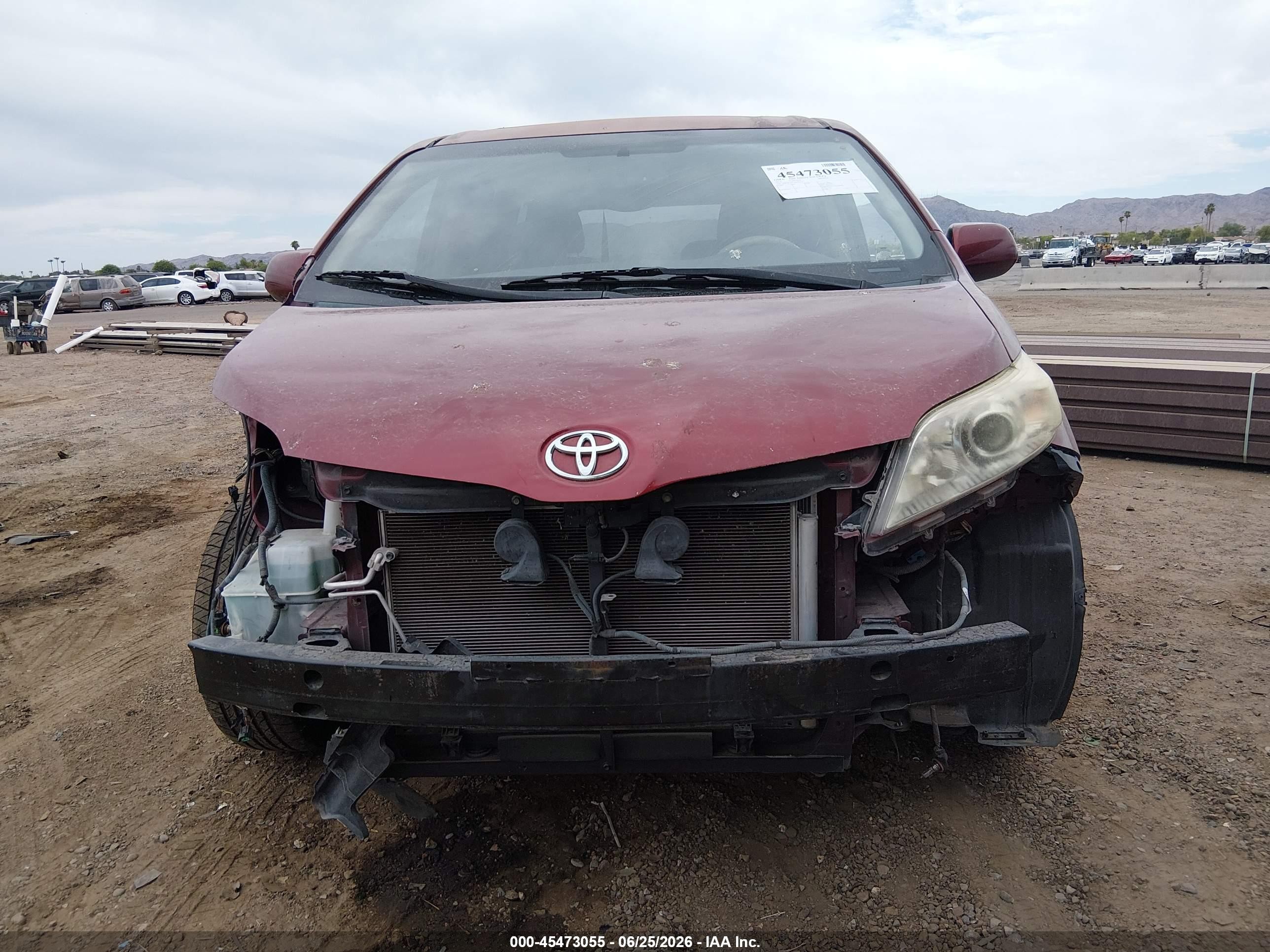 2014 Toyota Sienna Xle V6 8 Passenger Burgundy vin: 5TDYK3DC3ES427115