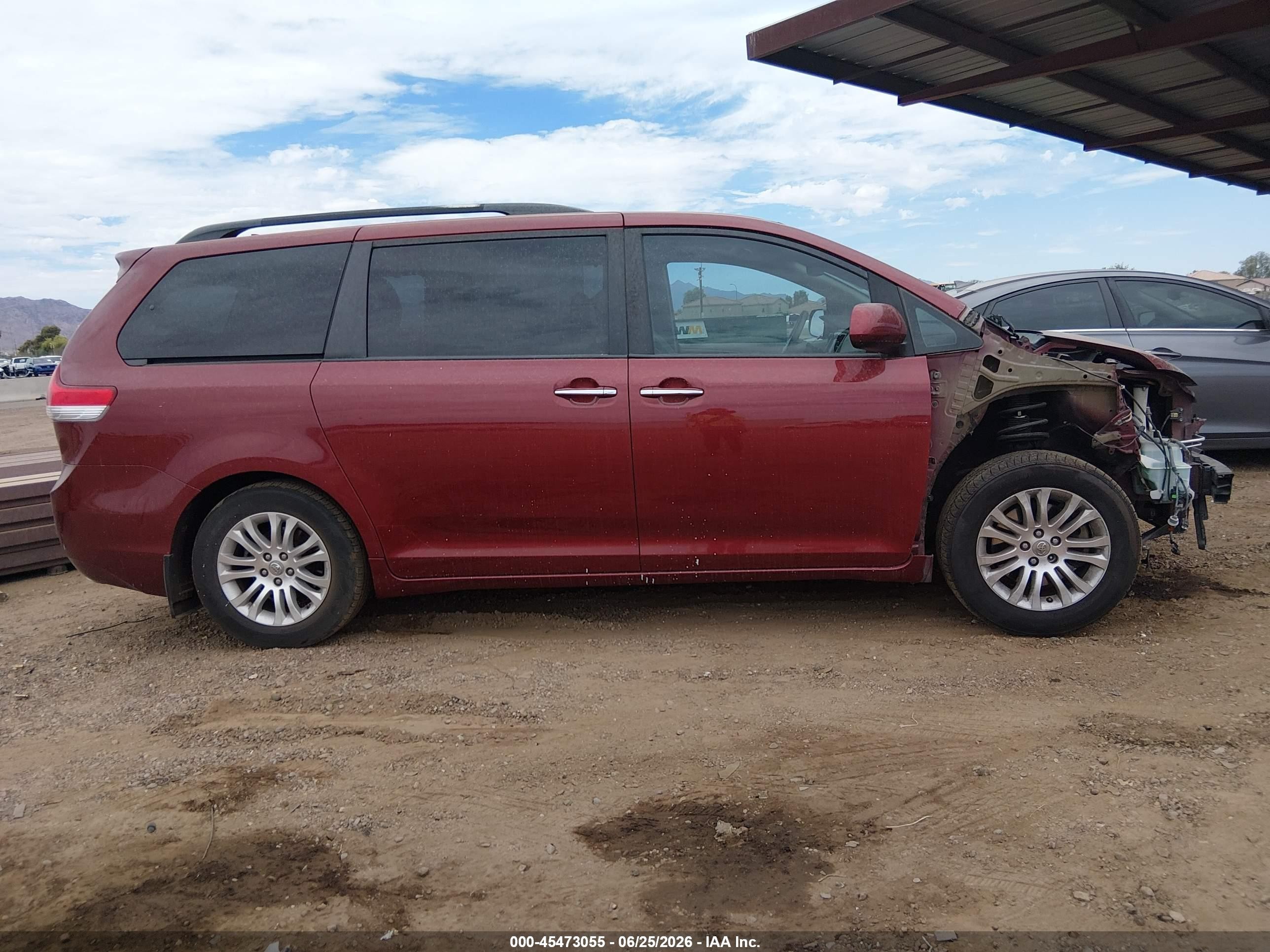 2014 Toyota Sienna Xle V6 8 Passenger Burgundy vin: 5TDYK3DC3ES427115