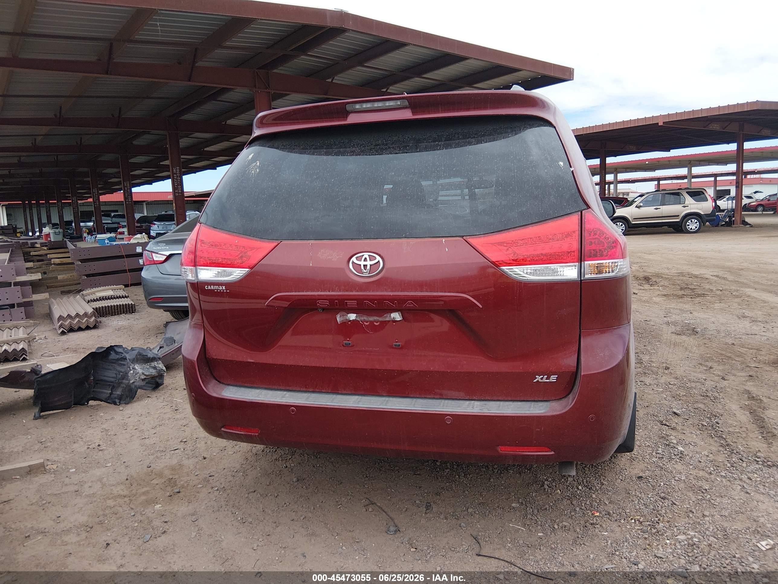 2014 Toyota Sienna Xle V6 8 Passenger Burgundy vin: 5TDYK3DC3ES427115