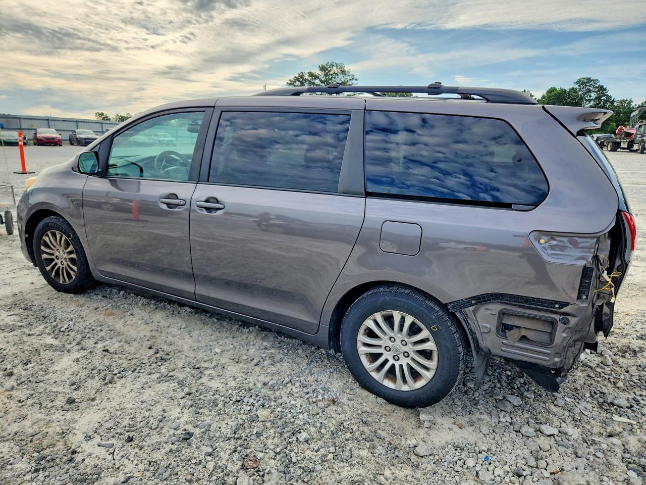 2014 Toyota Sienna Серый vin: 5TDYK3DC3ES433660