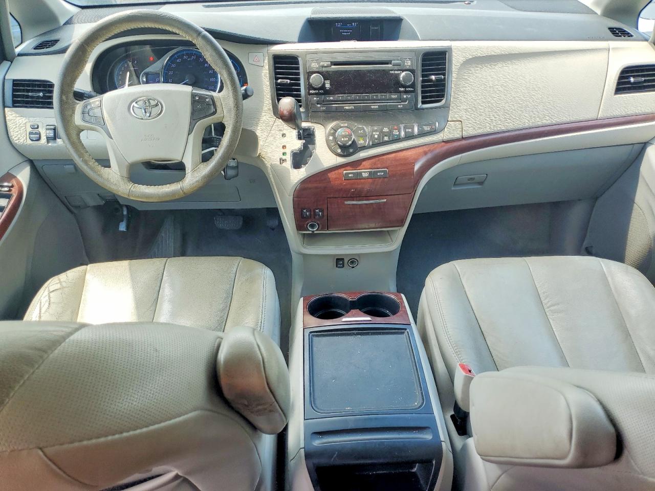 2014 Toyota Sienna Серый vin: 5TDYK3DC3ES433660