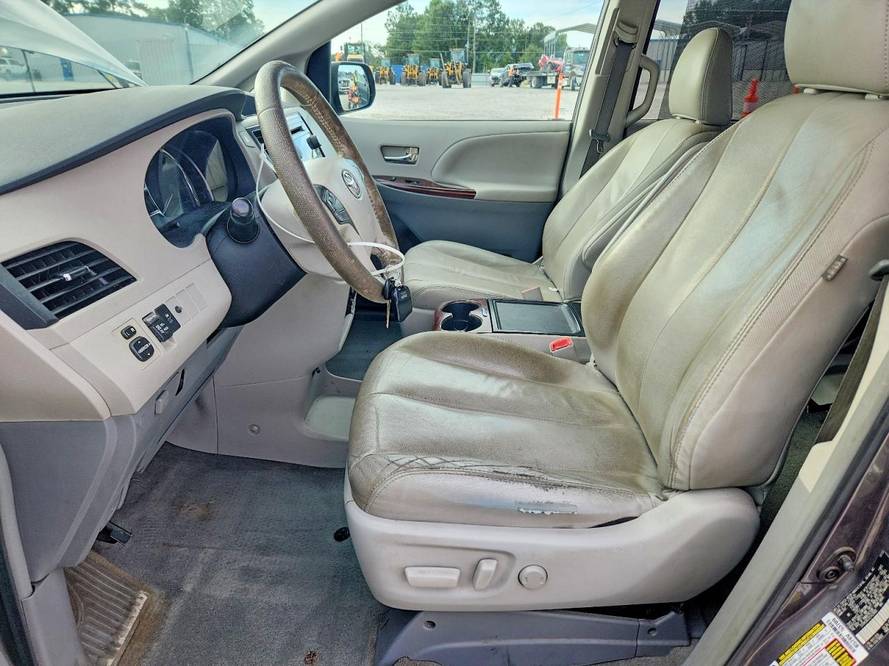 2014 Toyota Sienna Серый vin: 5TDYK3DC3ES433660