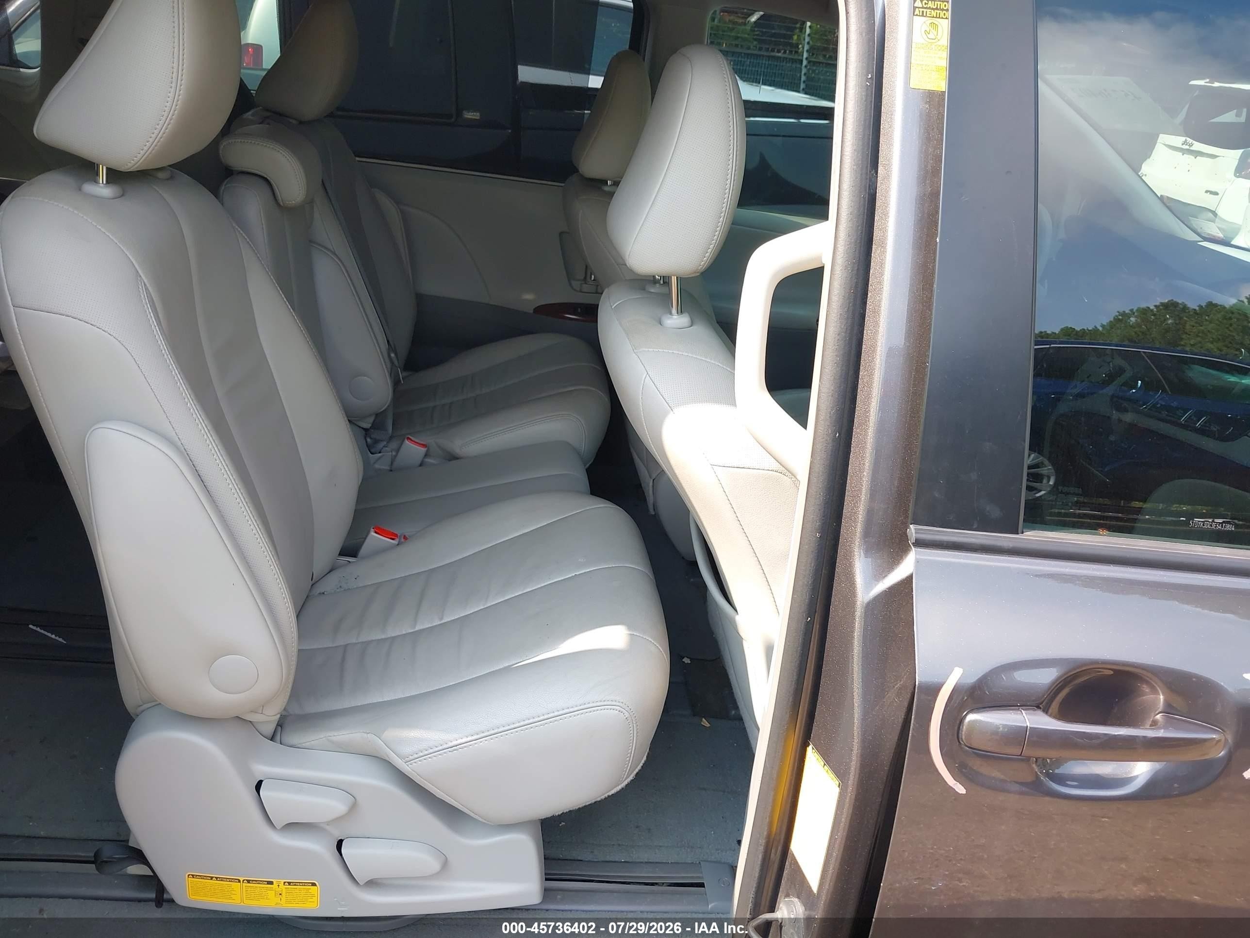 2014 Toyota Sienna Xle V6 8 Passenger Серый vin: 5TDYK3DC3ES433884