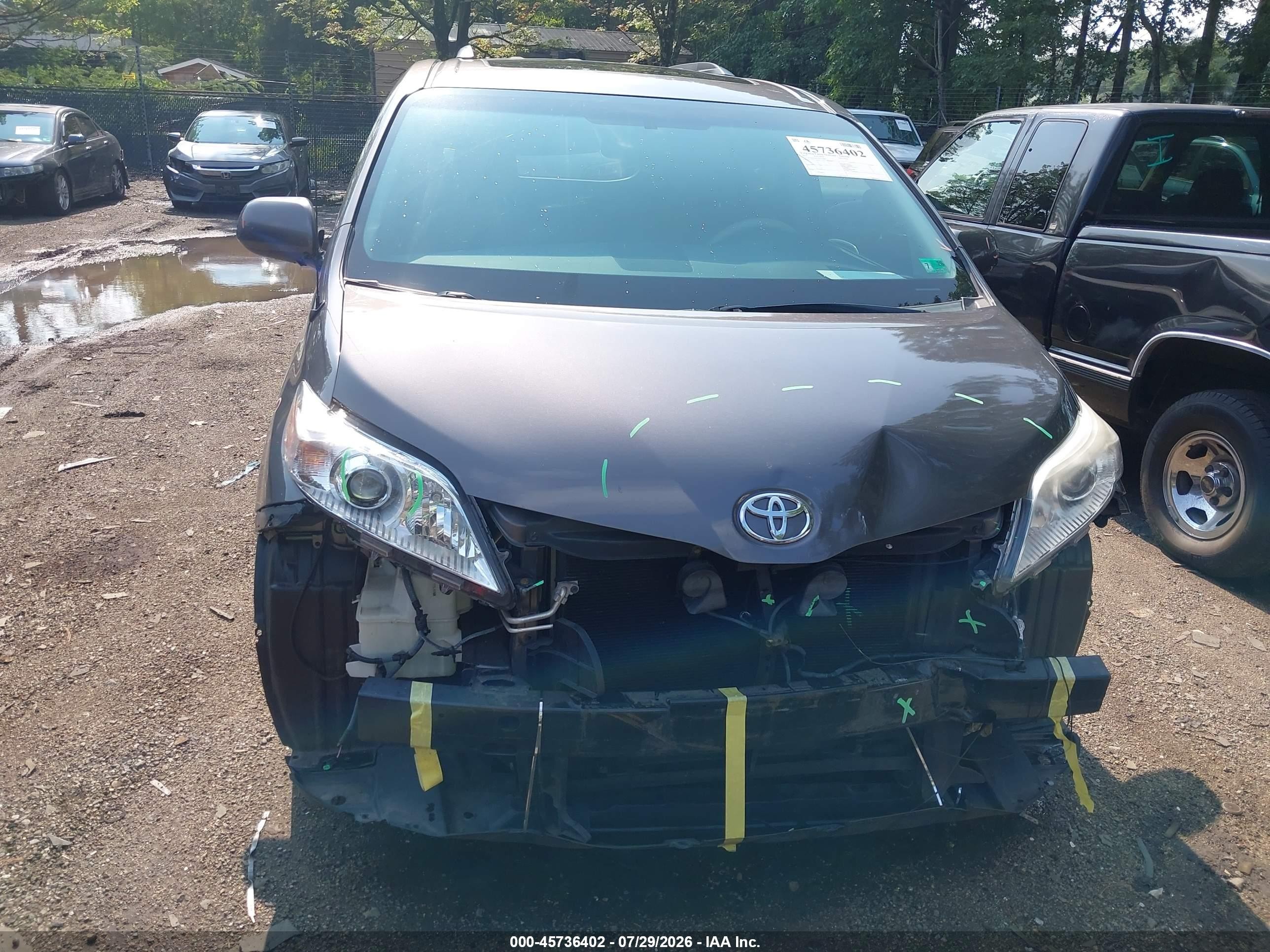 2014 Toyota Sienna Xle V6 8 Passenger Серый vin: 5TDYK3DC3ES433884