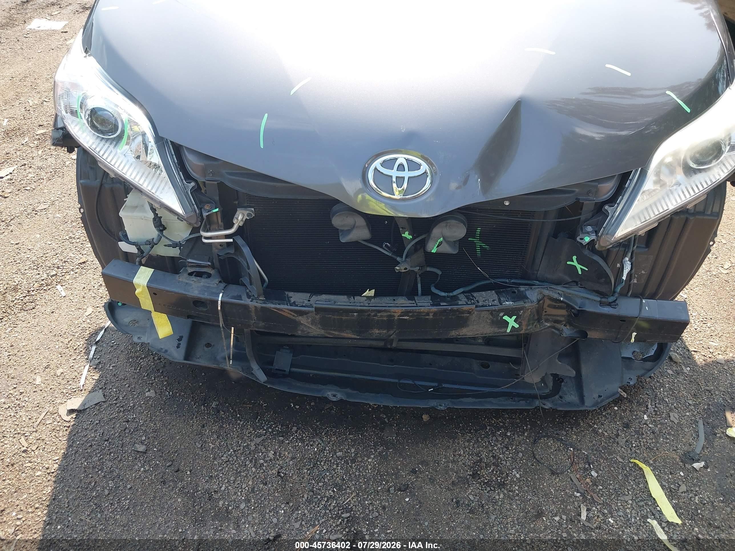 2014 Toyota Sienna Xle V6 8 Passenger Серый vin: 5TDYK3DC3ES433884