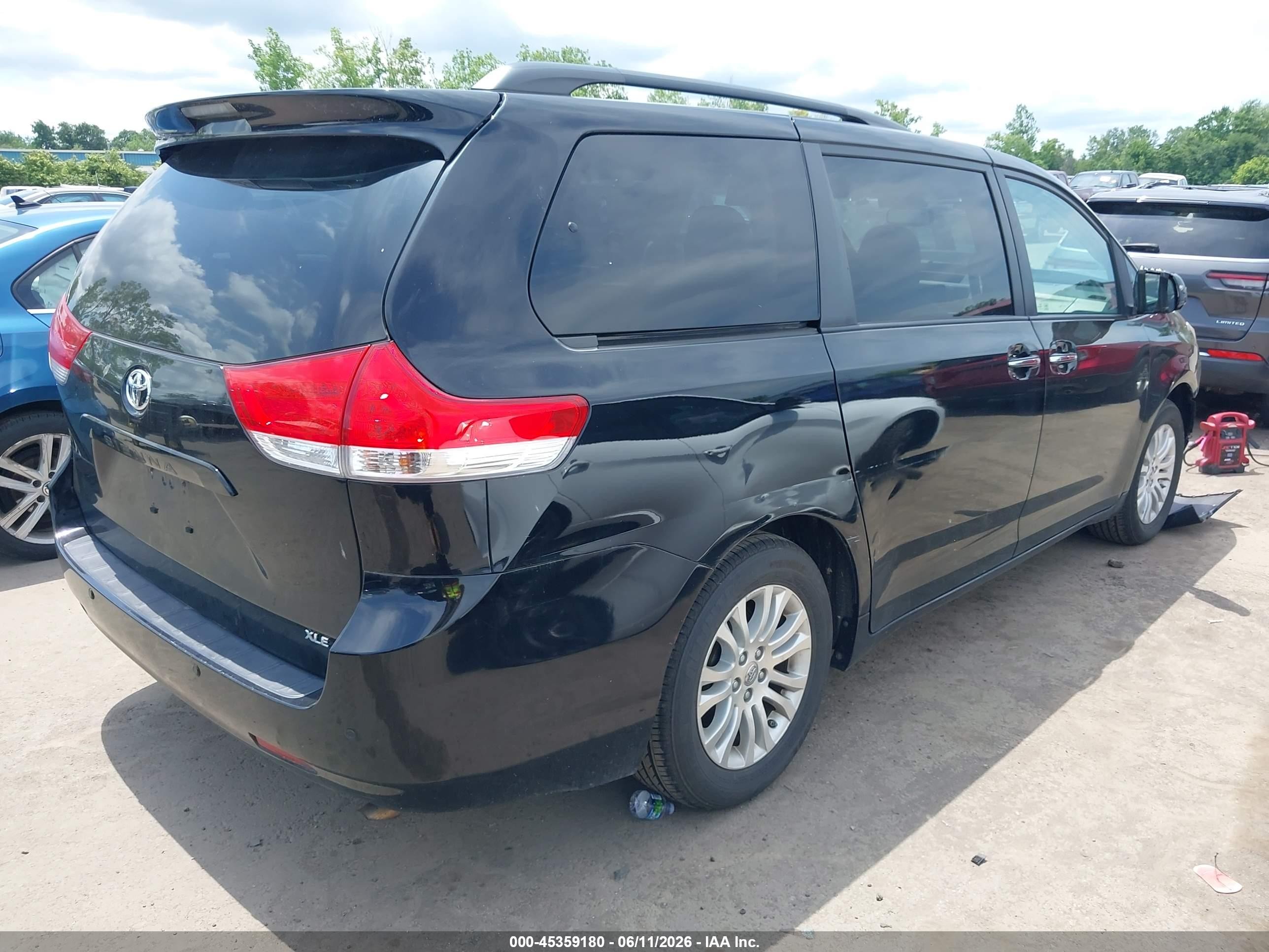 2014 Toyota Sienna Xle V6 8 Passenger Black vin: 5TDYK3DC3ES435330