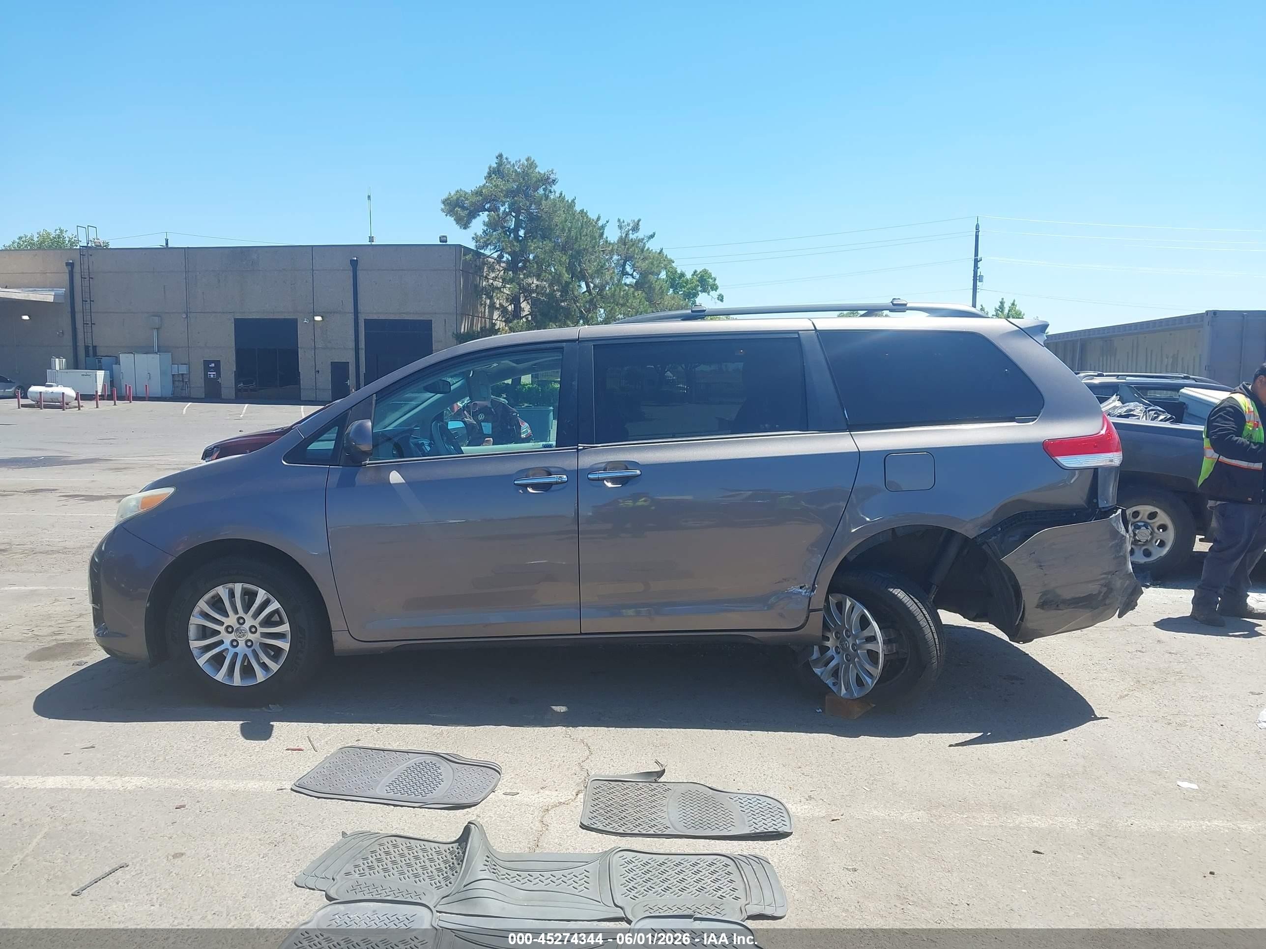 2014 Toyota Sienna Xle/limited Серый vin: 5TDYK3DC3ES480493