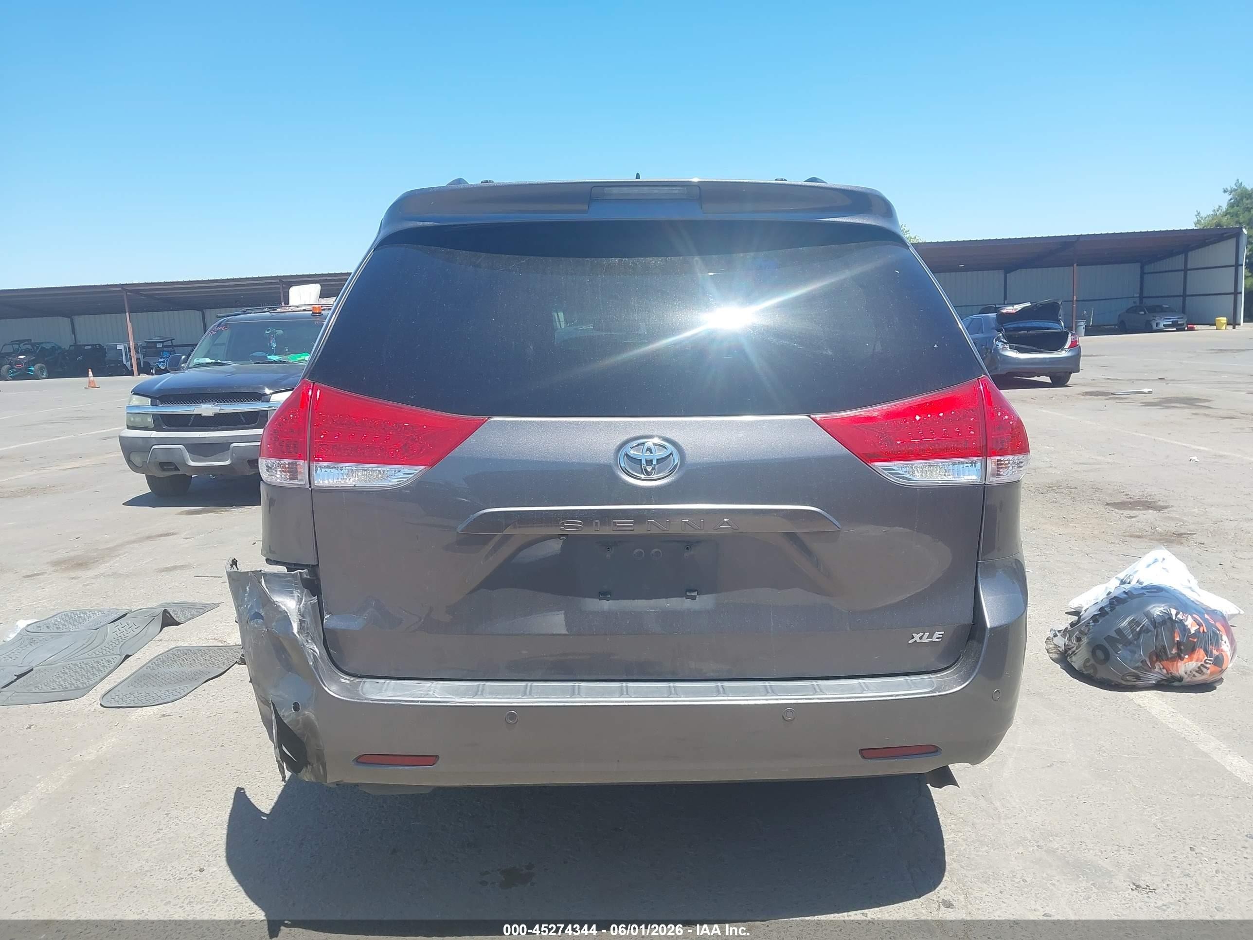 2014 Toyota Sienna Xle/limited Серый vin: 5TDYK3DC3ES480493
